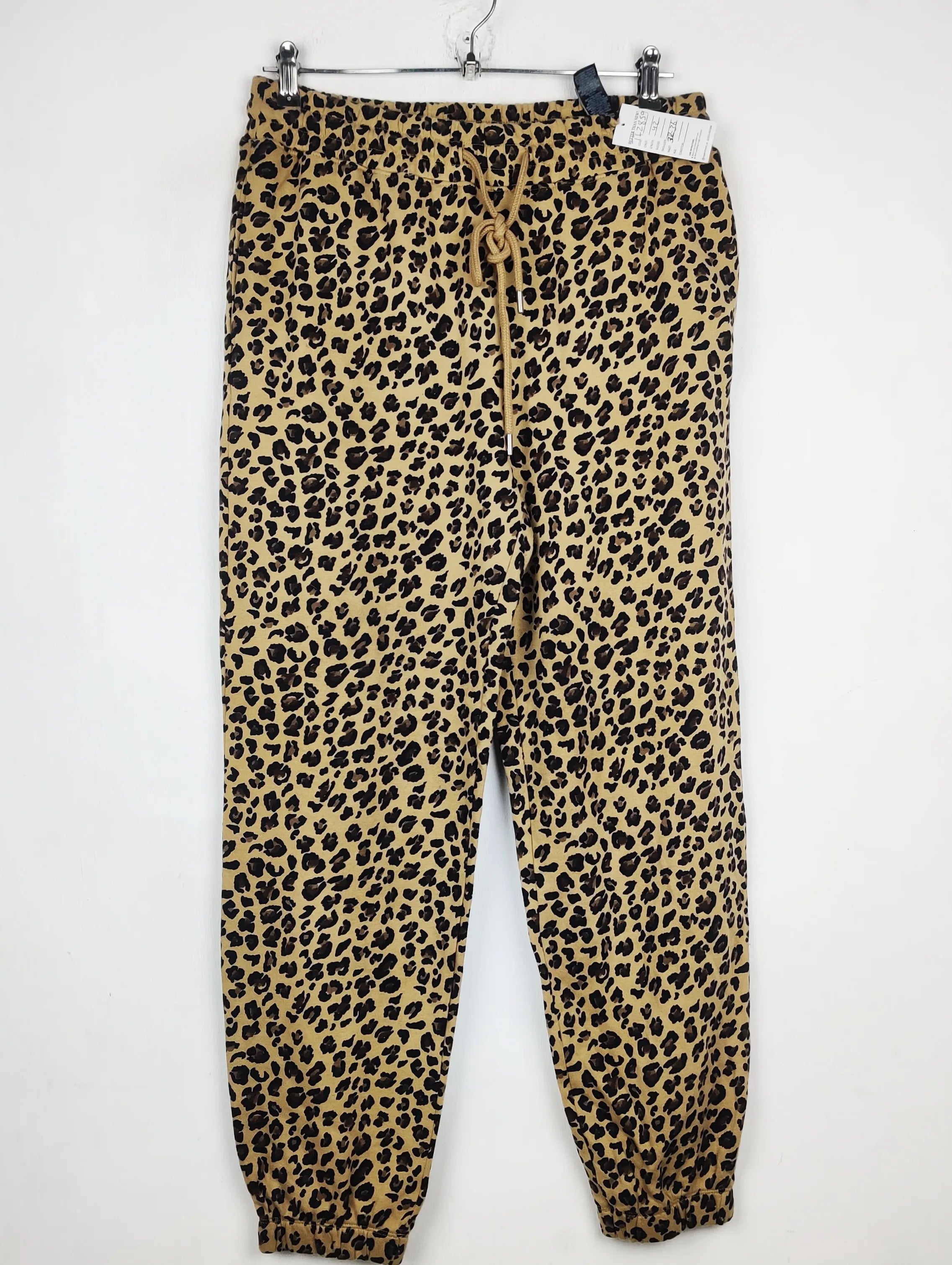 Buy online pre-used pre-loved 100% authentic & Original branded Marks & Spencer (TT-2859) available in Pakistan. Top international brands avilable.