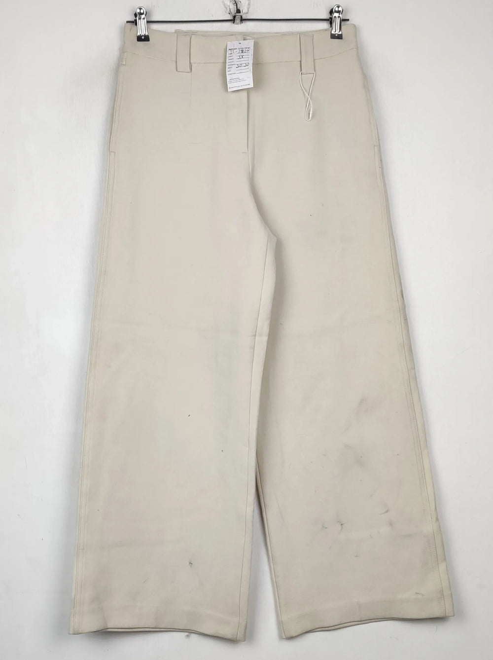 Buy online pre-used pre-loved 100% authentic & Original branded Marks & Spencer (TT-2870) available in Pakistan. Top international brands avilable.