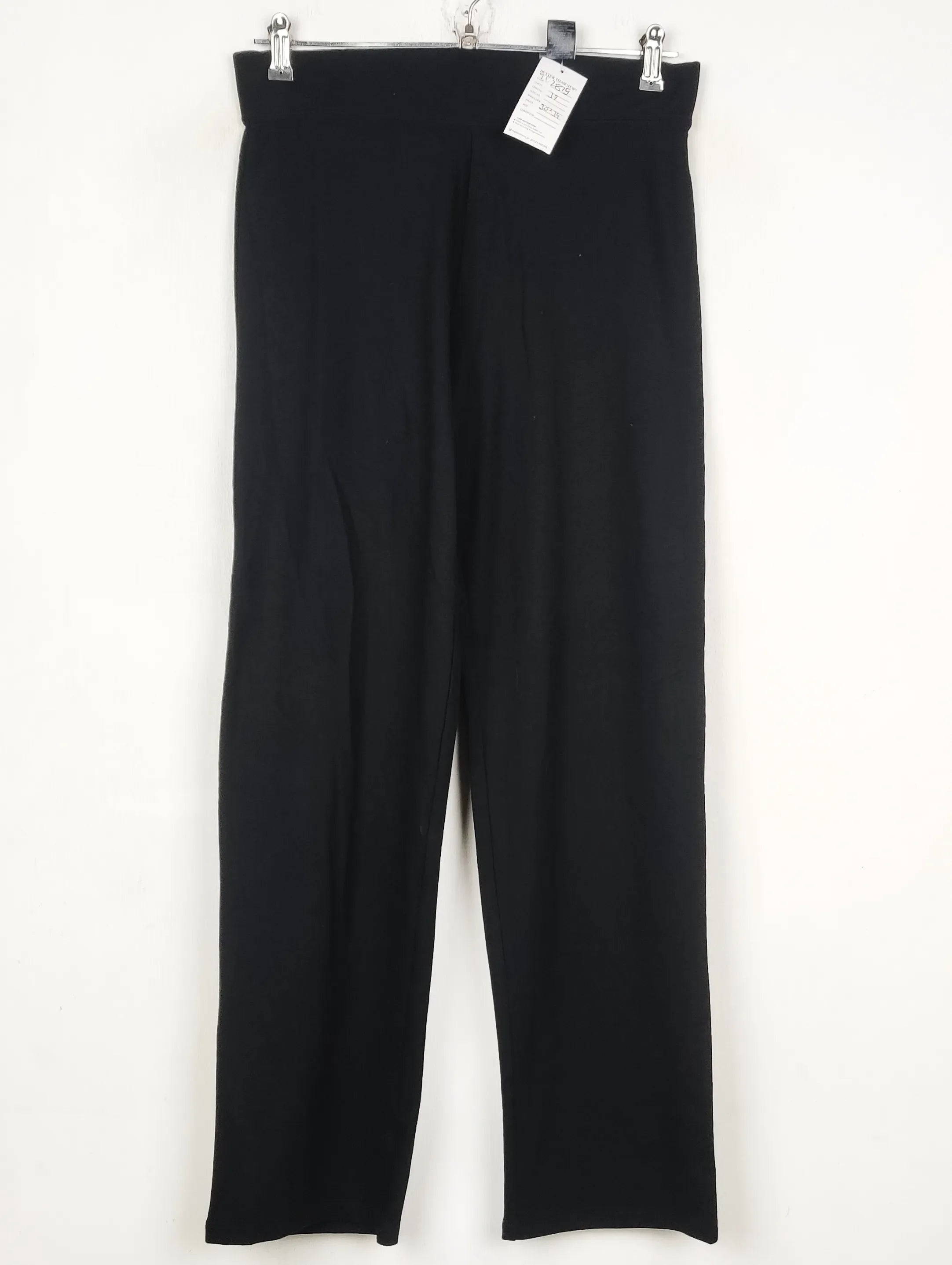 Buy online pre-used pre-loved 100% authentic & Original branded Marks & Spencer (TT-2879) available in Pakistan. Top international brands avilable.