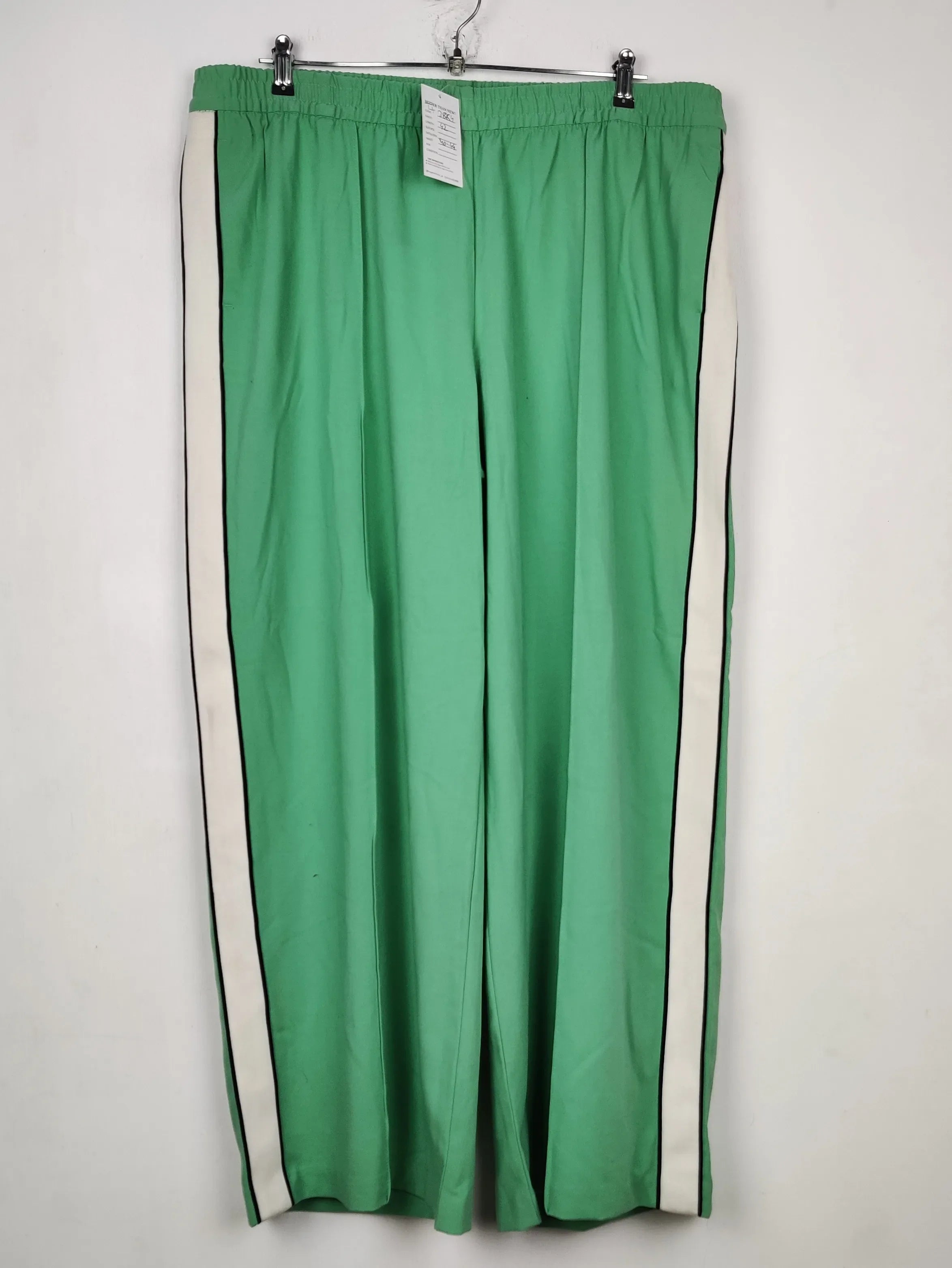 Buy online pre-used pre-loved 100% authentic & Original branded Marks & Spencer (TT-2884) available in Pakistan. Top international brands avilable.