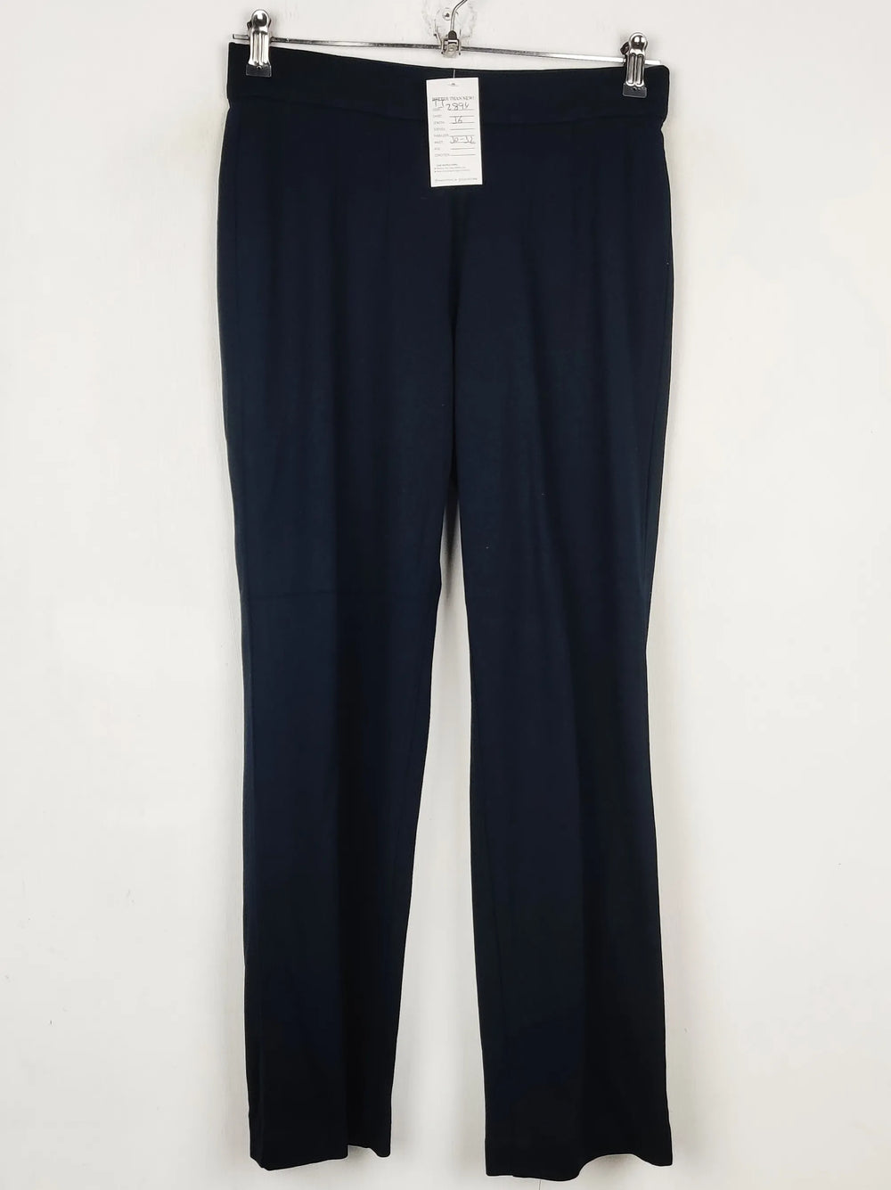 Buy online pre-used pre-loved 100% authentic & Original branded Marks & Spencer (TT-2894) available in Pakistan. Top international brands avilable.