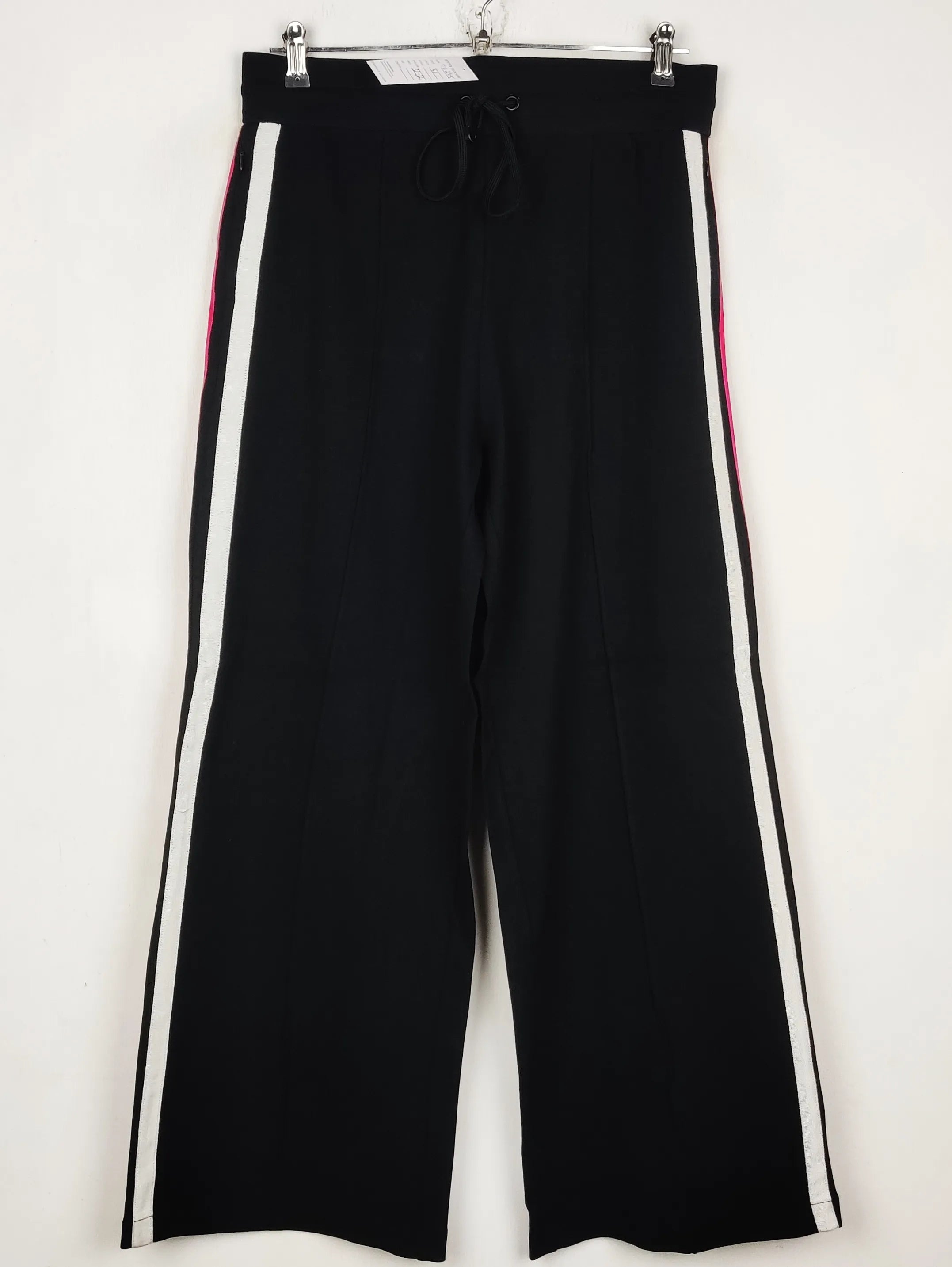 Buy online pre-used pre-loved 100% authentic & Original branded Marks & Spencer (TT-2905) available in Pakistan. Top international brands avilable.