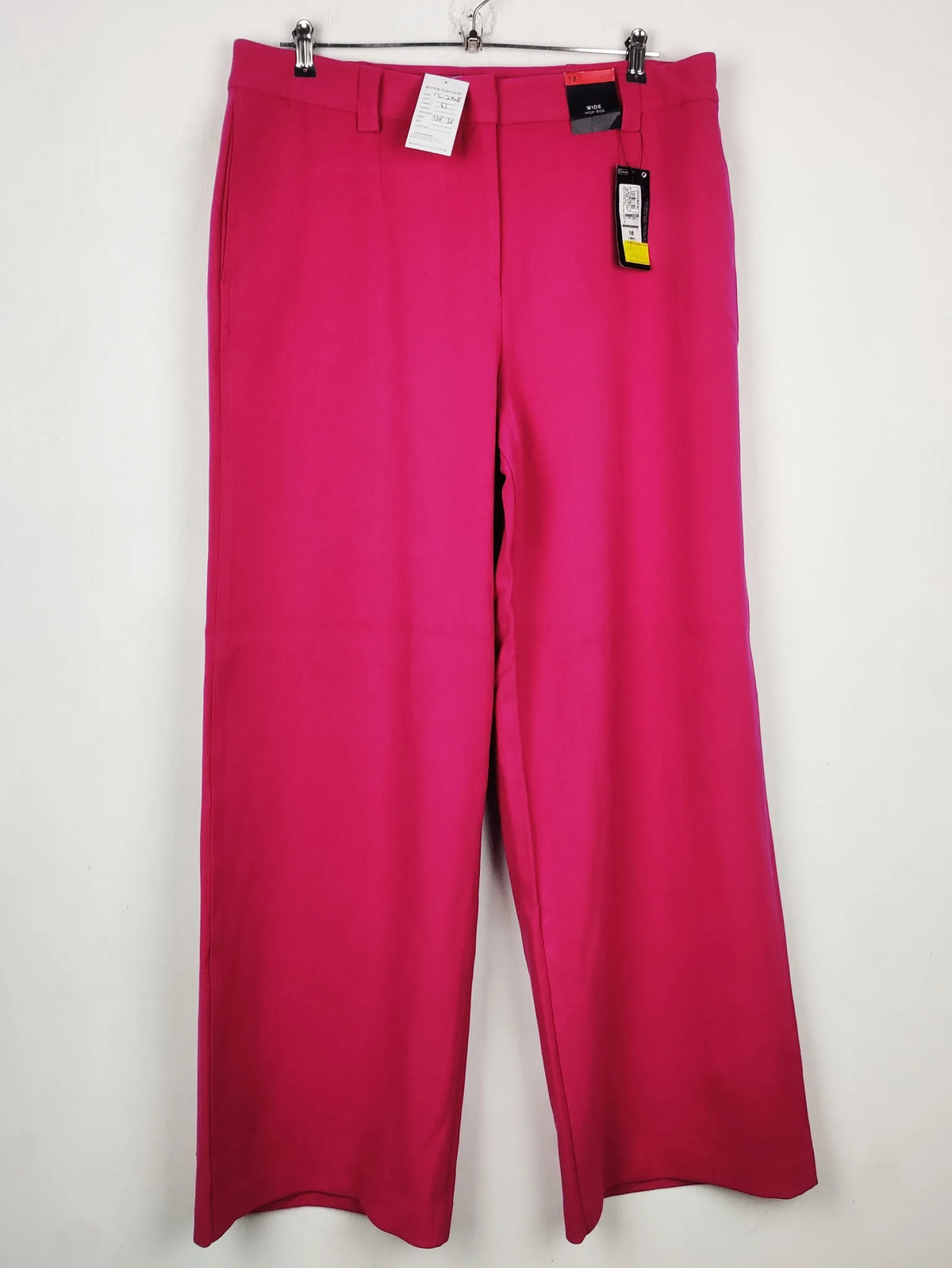 Buy online pre-used pre-loved 100% authentic & Original branded Marks & Spencer (TT-2908) available in Pakistan. Top international brands avilable.