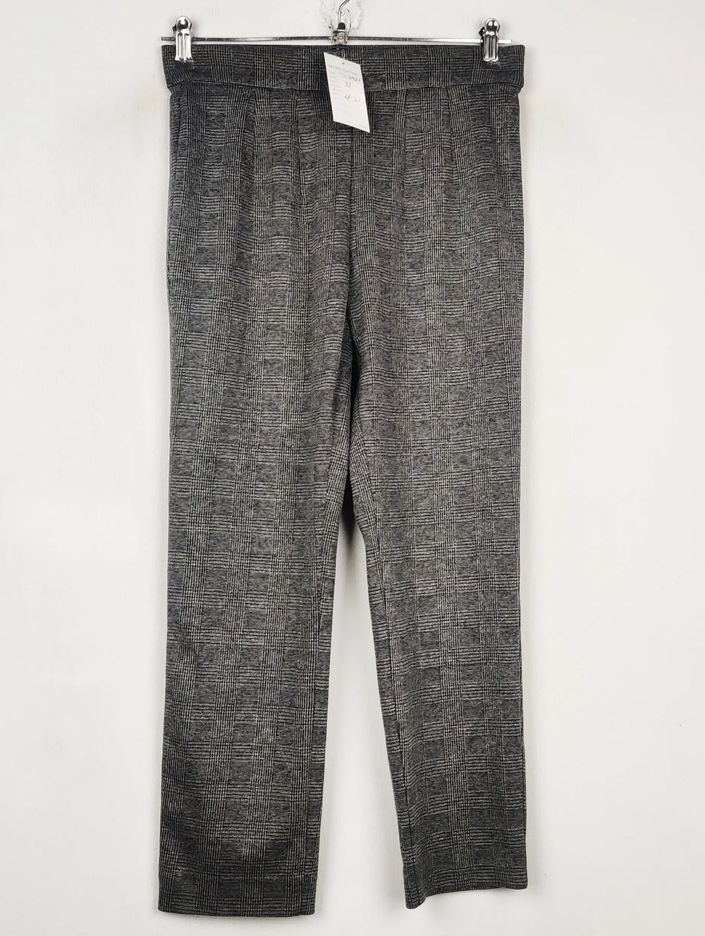 Buy online pre-used pre-loved 100% authentic & Original branded Marks & Spencer (TT-2927) available in Pakistan. Top international brands avilable.