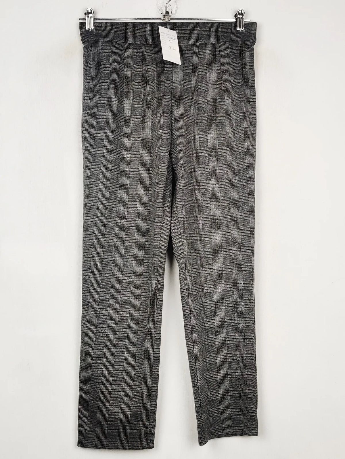 Buy online pre-used pre-loved 100% authentic & Original branded Marks & Spencer (TT-2927) available in Pakistan. Top international brands avilable.