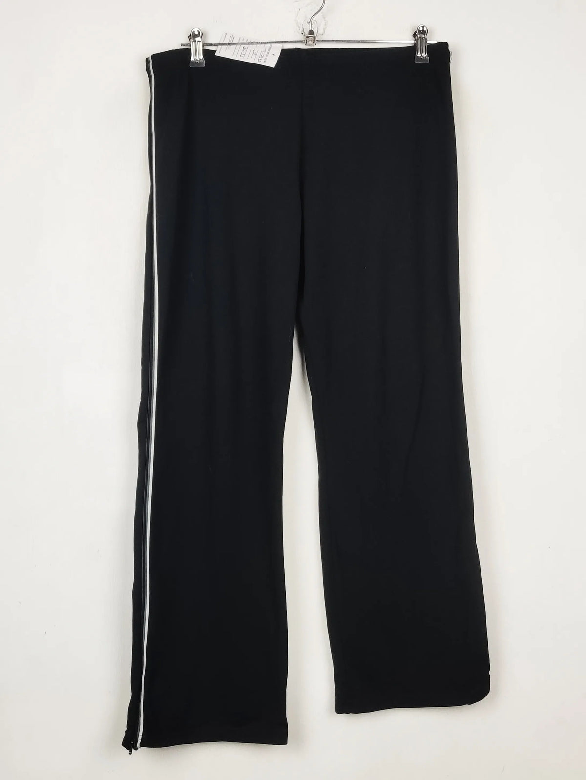 Buy online pre-used pre-loved 100% authentic & Original branded Marks & Spencer (TT-2933) available in Pakistan. Top international brands avilable.