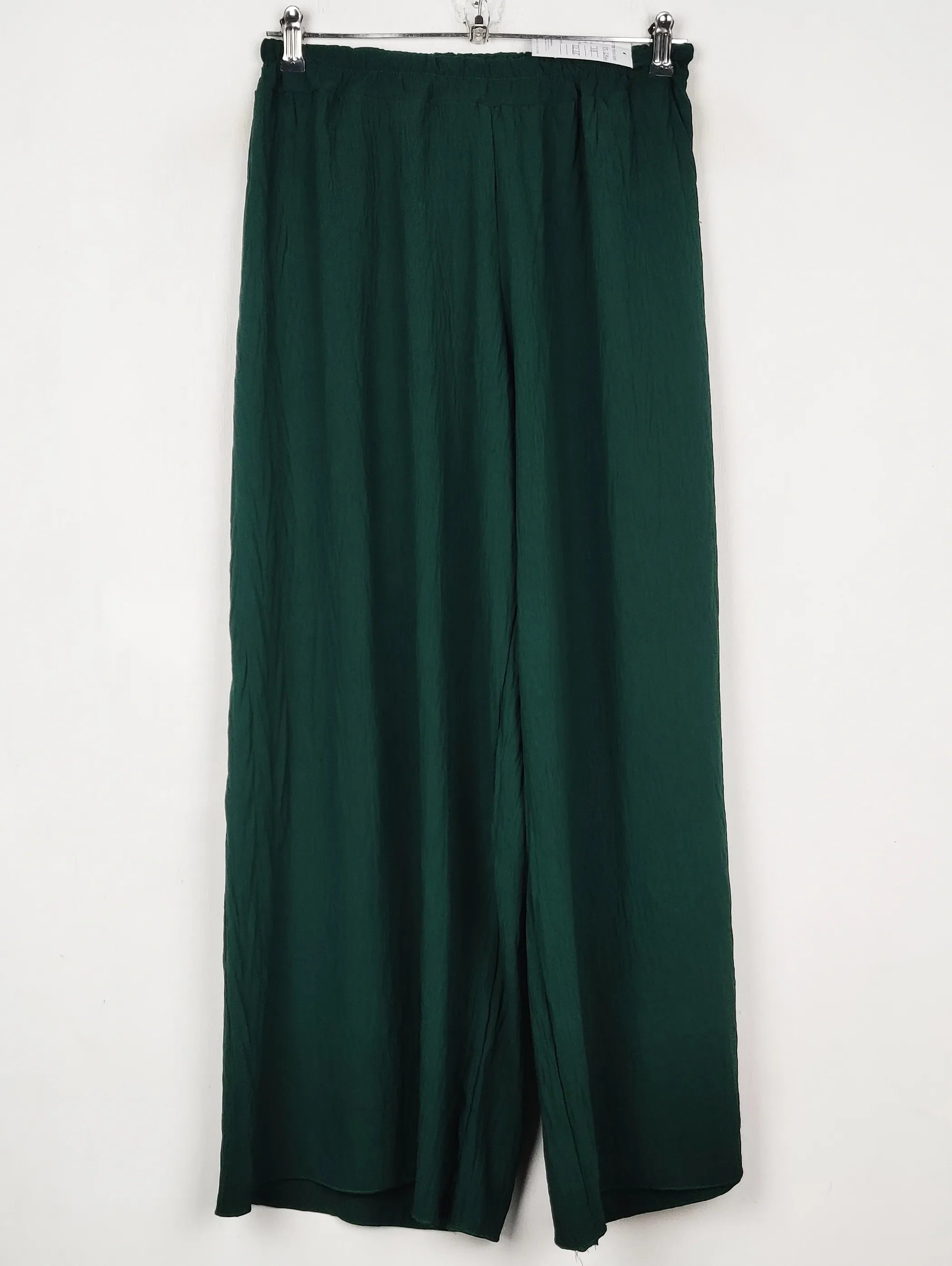 Buy online pre-used pre-loved 100% authentic & Original branded Unknown Brand (TT-2940) available in Pakistan. Top international brands avilable.