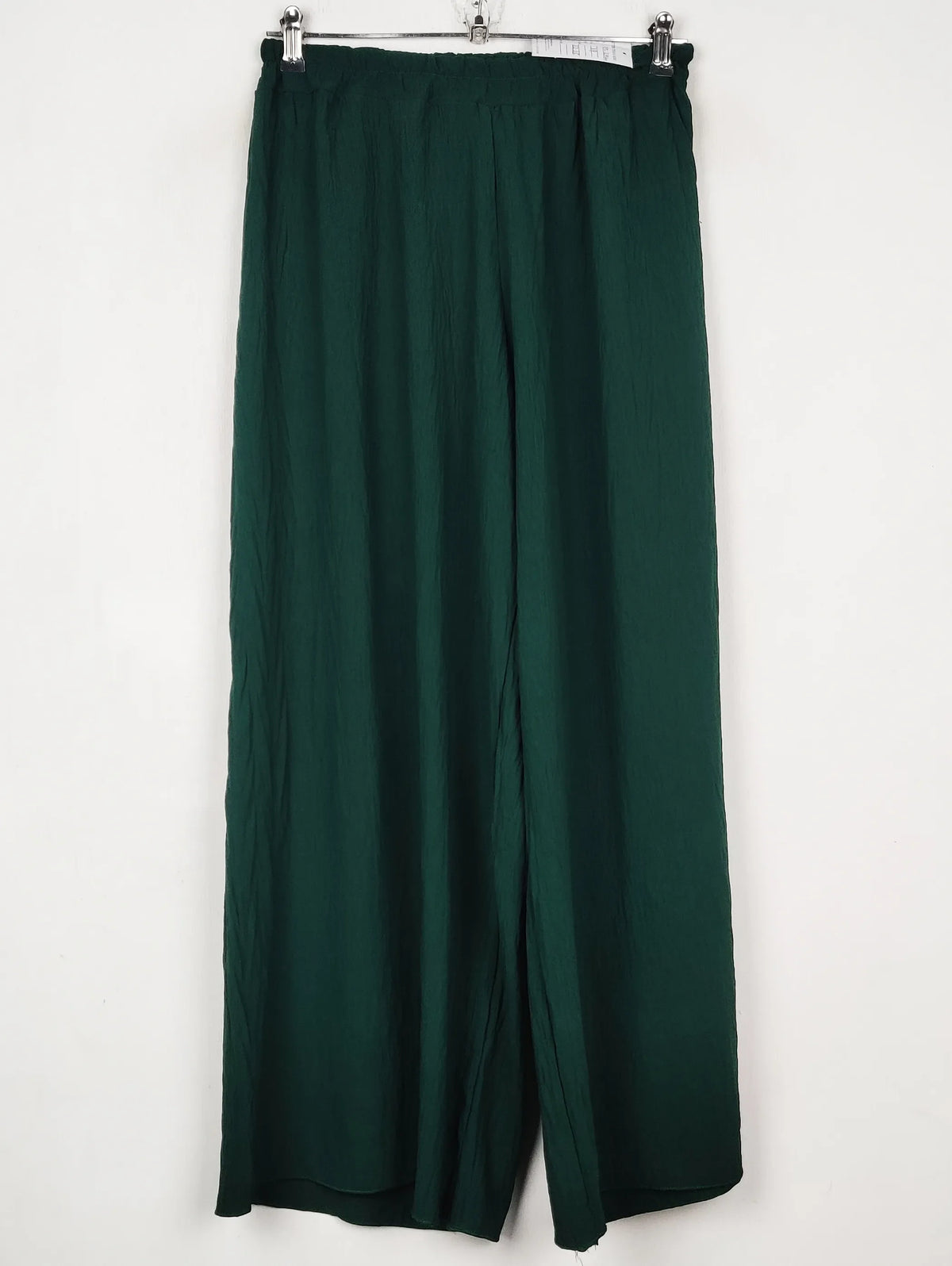 Buy online pre-used pre-loved 100% authentic & Original branded Unknown Brand (TT-2940) available in Pakistan. Top international brands avilable.