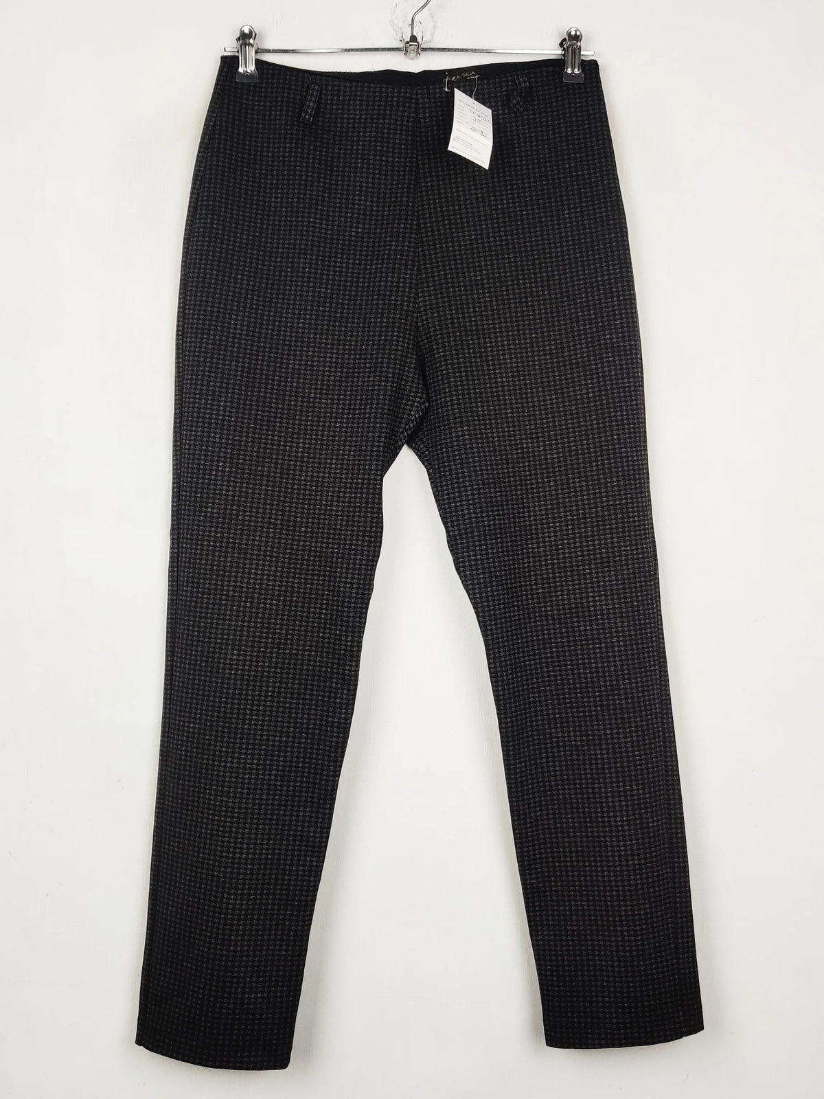 Buy online pre-used pre-loved 100% authentic & Original branded Piazza Italia (TT-2943) available in Pakistan. Top international brands avilable.