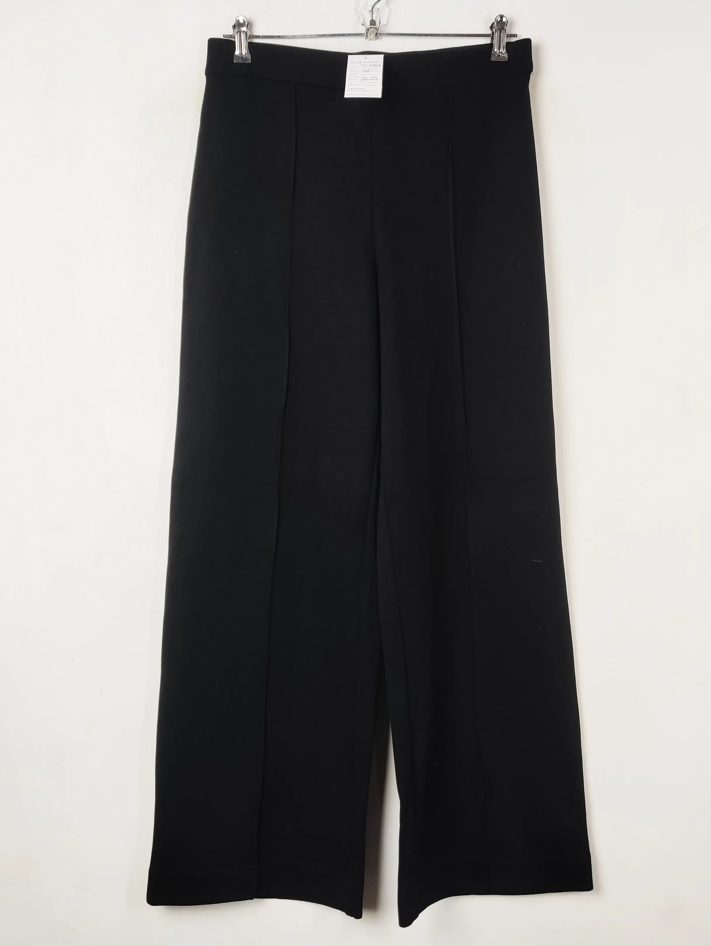 Buy online pre-used pre-loved 100% authentic & Original branded Marks & Spencer (TT-2947) available in Pakistan. Top international brands avilable.