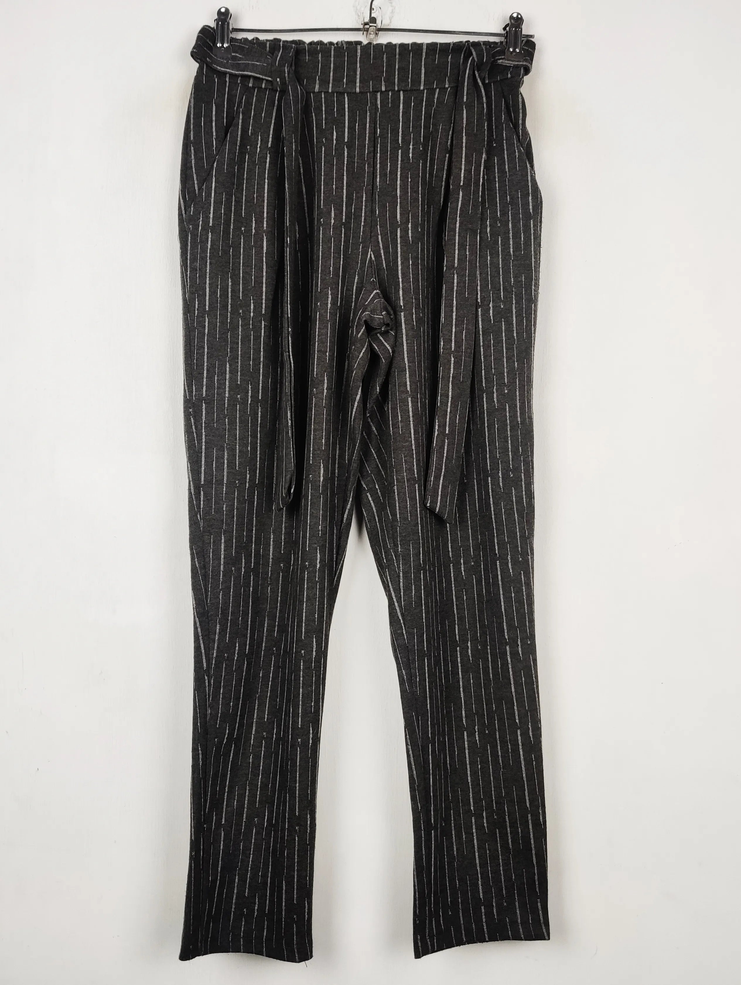 Buy online pre-used pre-loved 100% authentic & Original branded Unknown Brand (TT-2954) available in Pakistan. Top international brands avilable.