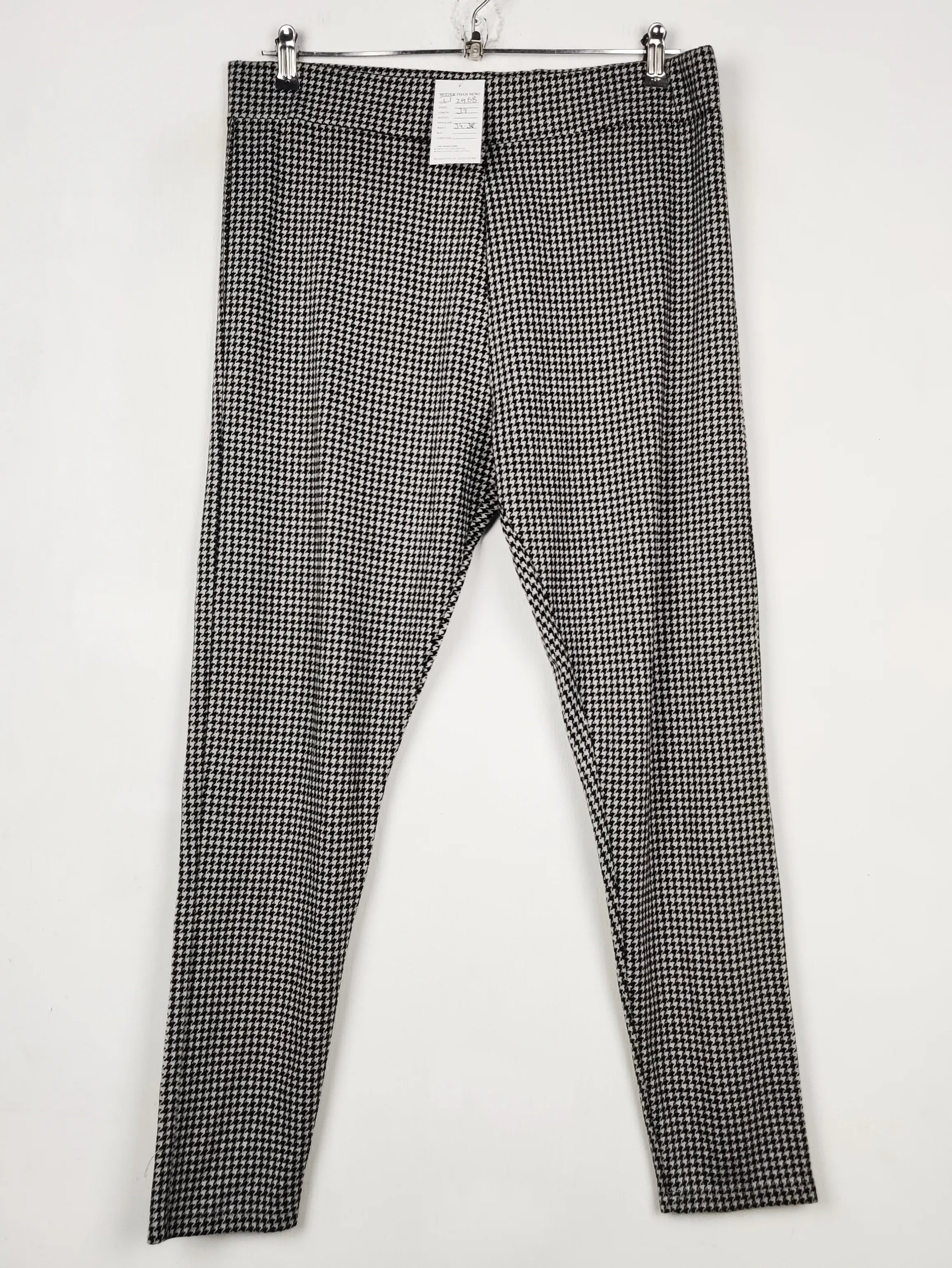 Buy online pre-used pre-loved 100% authentic & Original branded Marks & Spencer (TT-2968) available in Pakistan. Top international brands avilable.