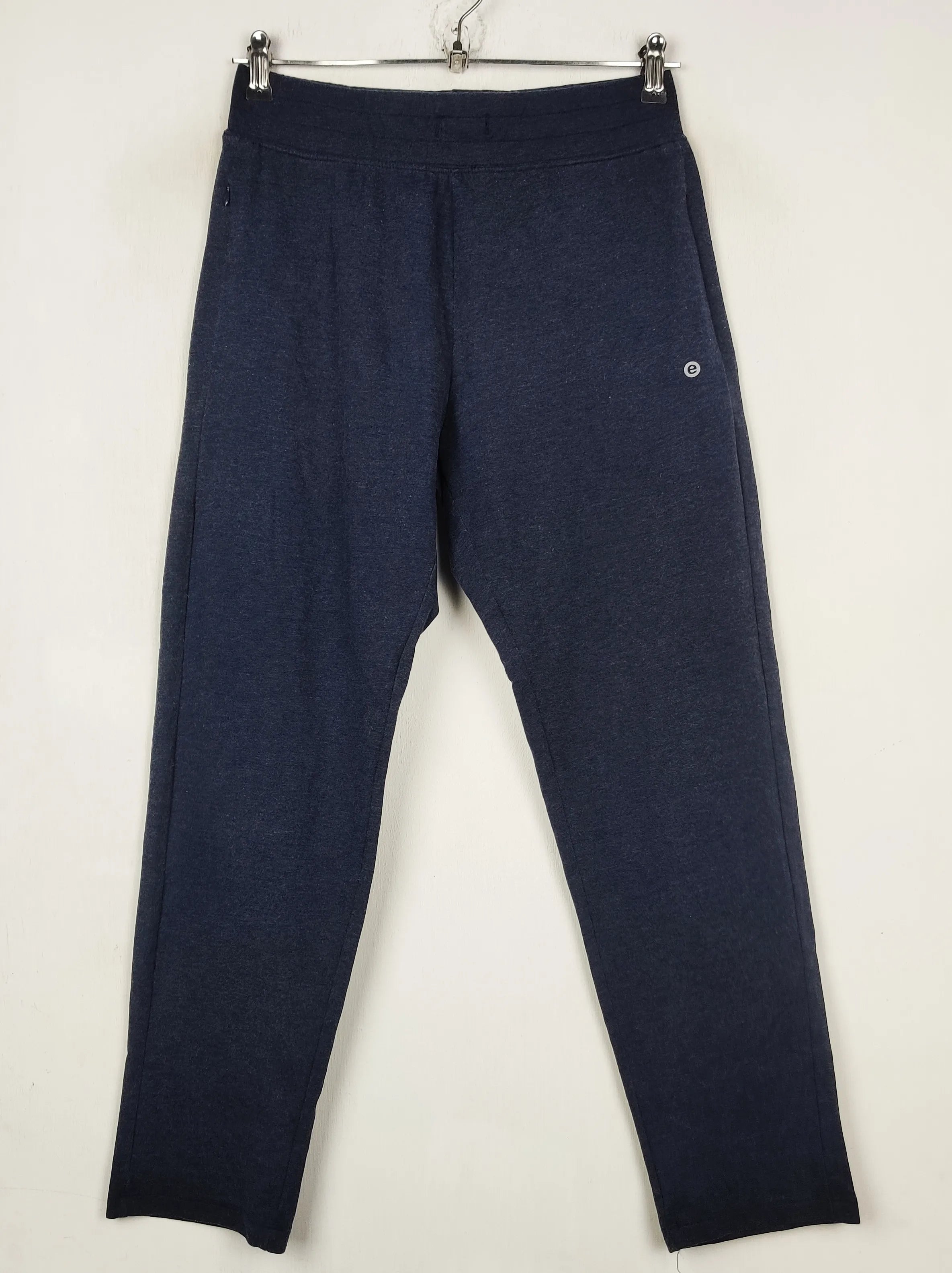 Buy online pre-used pre-loved 100% authentic & Original branded Unknown Brand (TT-2970) available in Pakistan. Top international brands avilable.