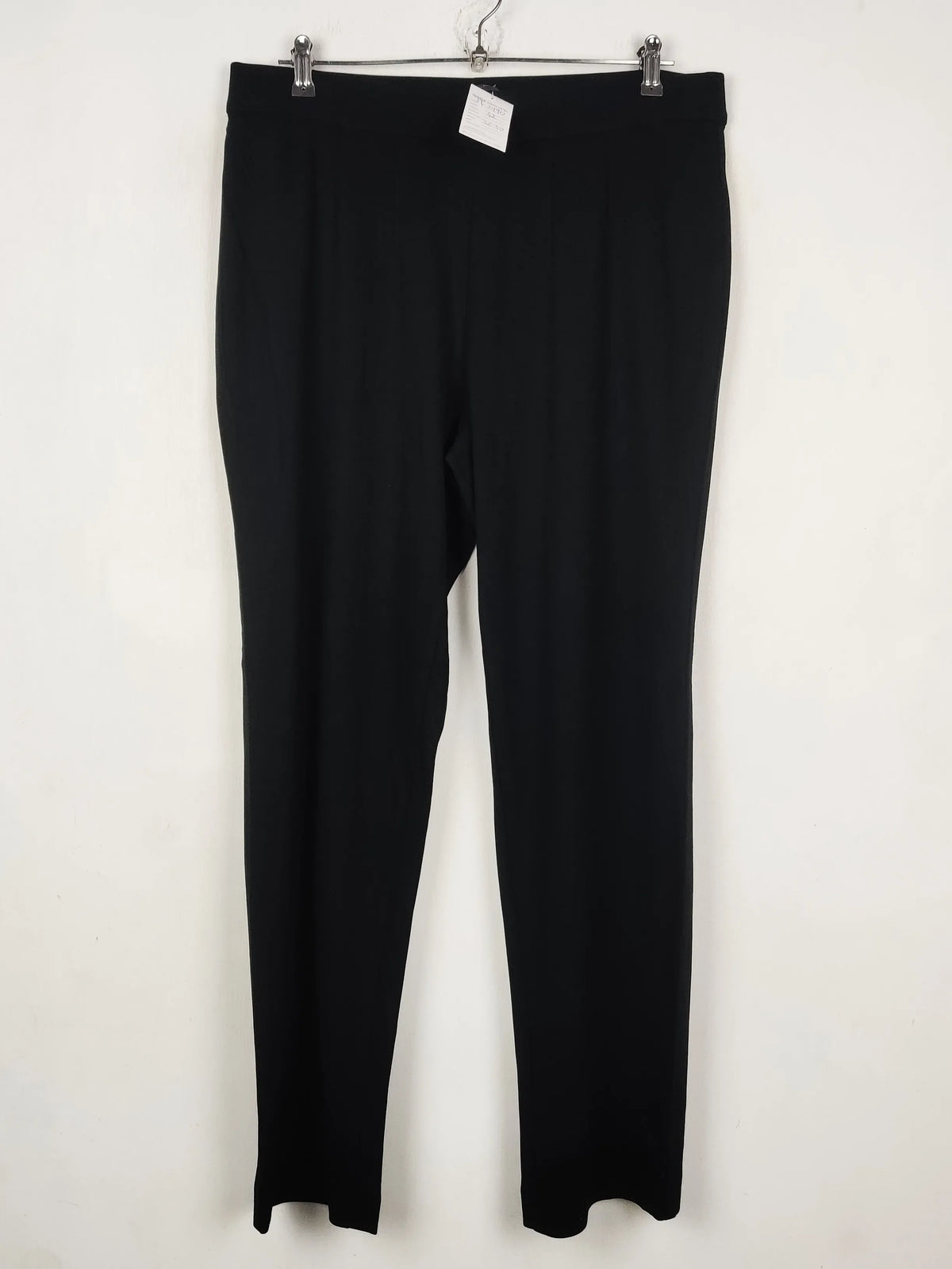 Buy online pre-used pre-loved 100% authentic & Original branded Marks & Spencer (TT-2990) available in Pakistan. Top international brands avilable.