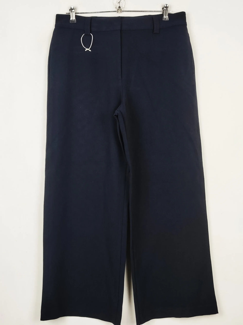 Buy online pre-used pre-loved 100% authentic & Original branded Marks & Spencer (TT-2991) available in Pakistan. Top international brands avilable.