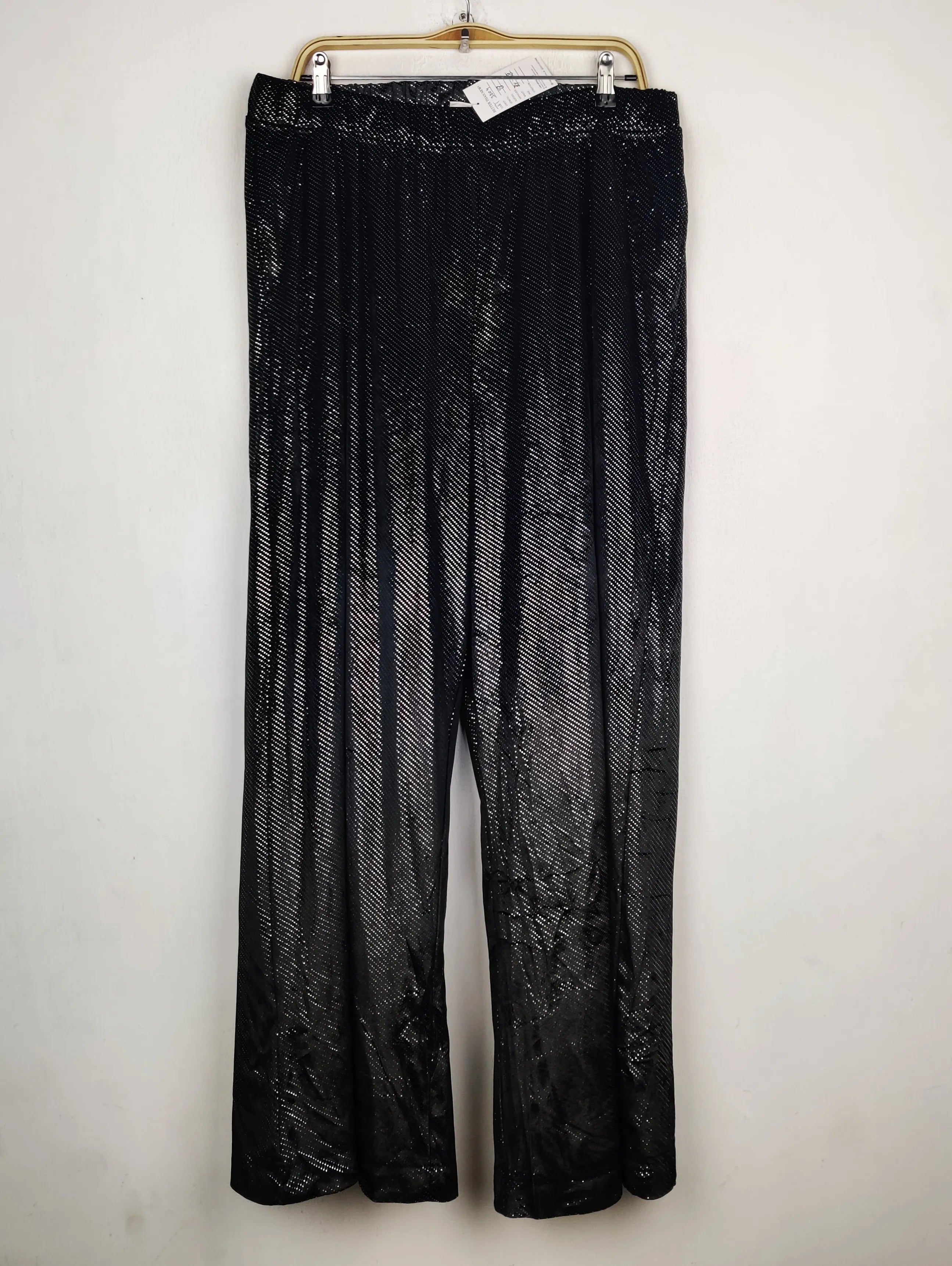 Buy online pre-used pre-loved 100% authentic & Original branded George (TT-3204) available in Pakistan. Top international brands avilable.