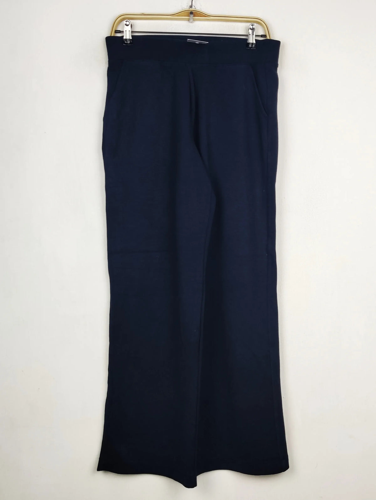 Buy online pre-used pre-loved 100% authentic & Original branded F&F (TT-3239) available in Pakistan. Top international brands avilable.