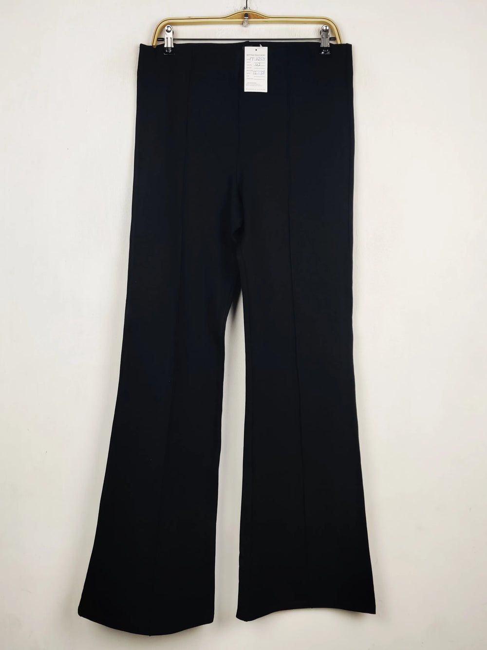 Buy online pre-used pre-loved 100% authentic & Original branded Primark (TT-3254) available in Pakistan. Top international brands avilable.