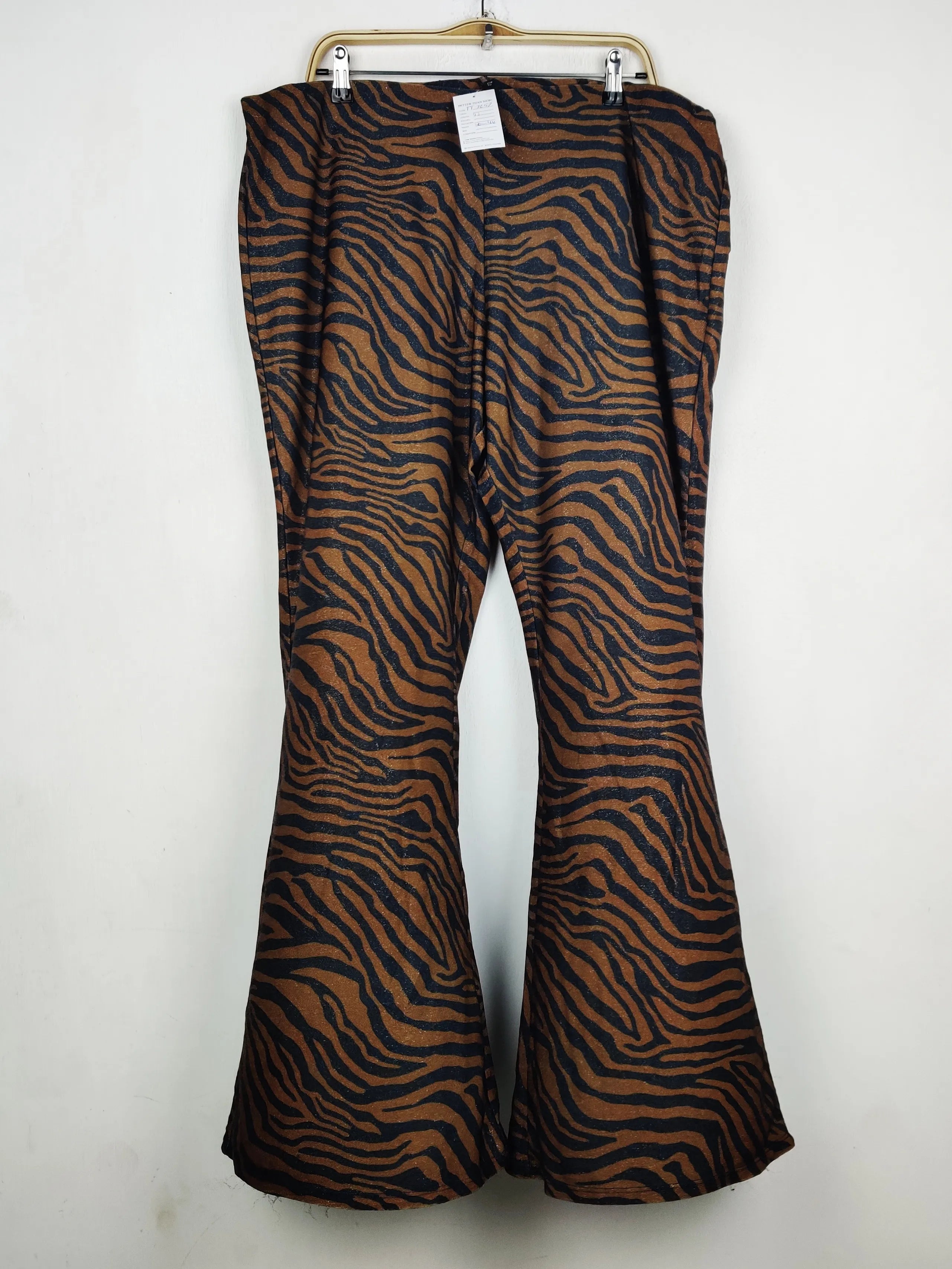 Buy online pre-used pre-loved 100% authentic & Original branded River Island (TT-3257) available in Pakistan. Top international brands avilable.