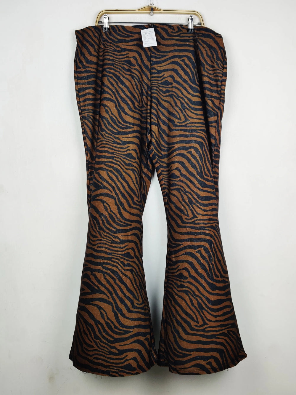 Buy online pre-used pre-loved 100% authentic & Original branded River Island (TT-3257) available in Pakistan. Top international brands avilable.