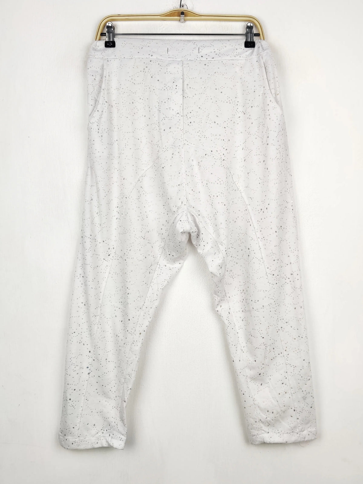 Buy online pre-used pre-loved 100% authentic & Original branded Unknown Brand (TT-3280) available in Pakistan. Top international brands avilable.