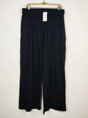 Buy online pre-used pre-loved 100% authentic & Original branded Unknown Brand (TT-3291) available in Pakistan. Top international brands avilable.