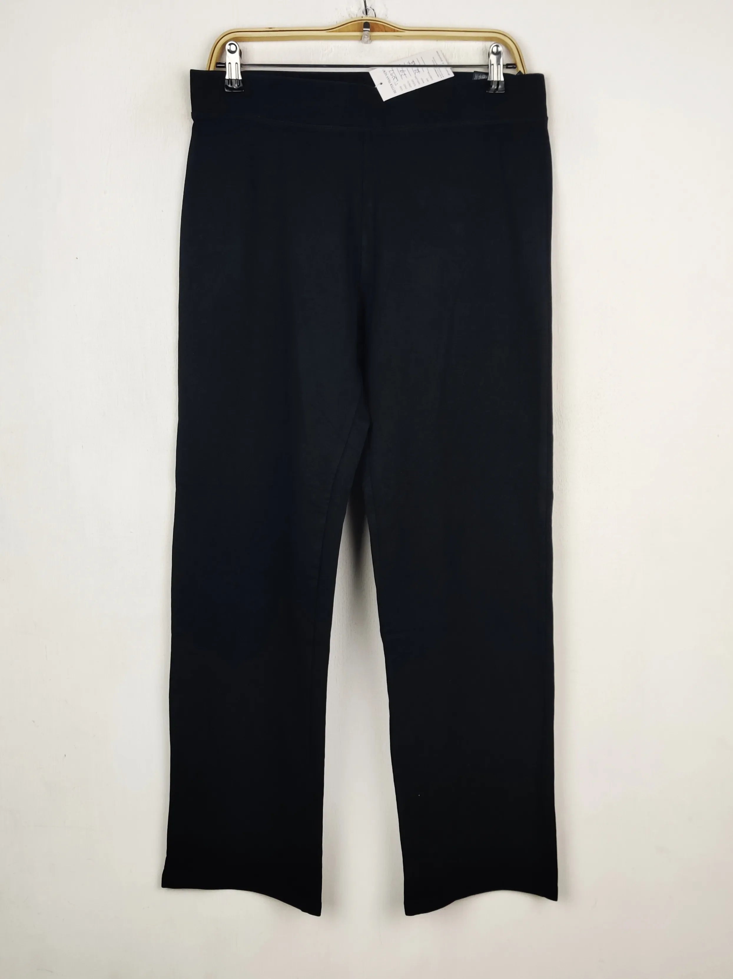Buy online pre-used pre-loved 100% authentic & Original branded Marks & Spencer (TT-3297) available in Pakistan. Top international brands avilable.