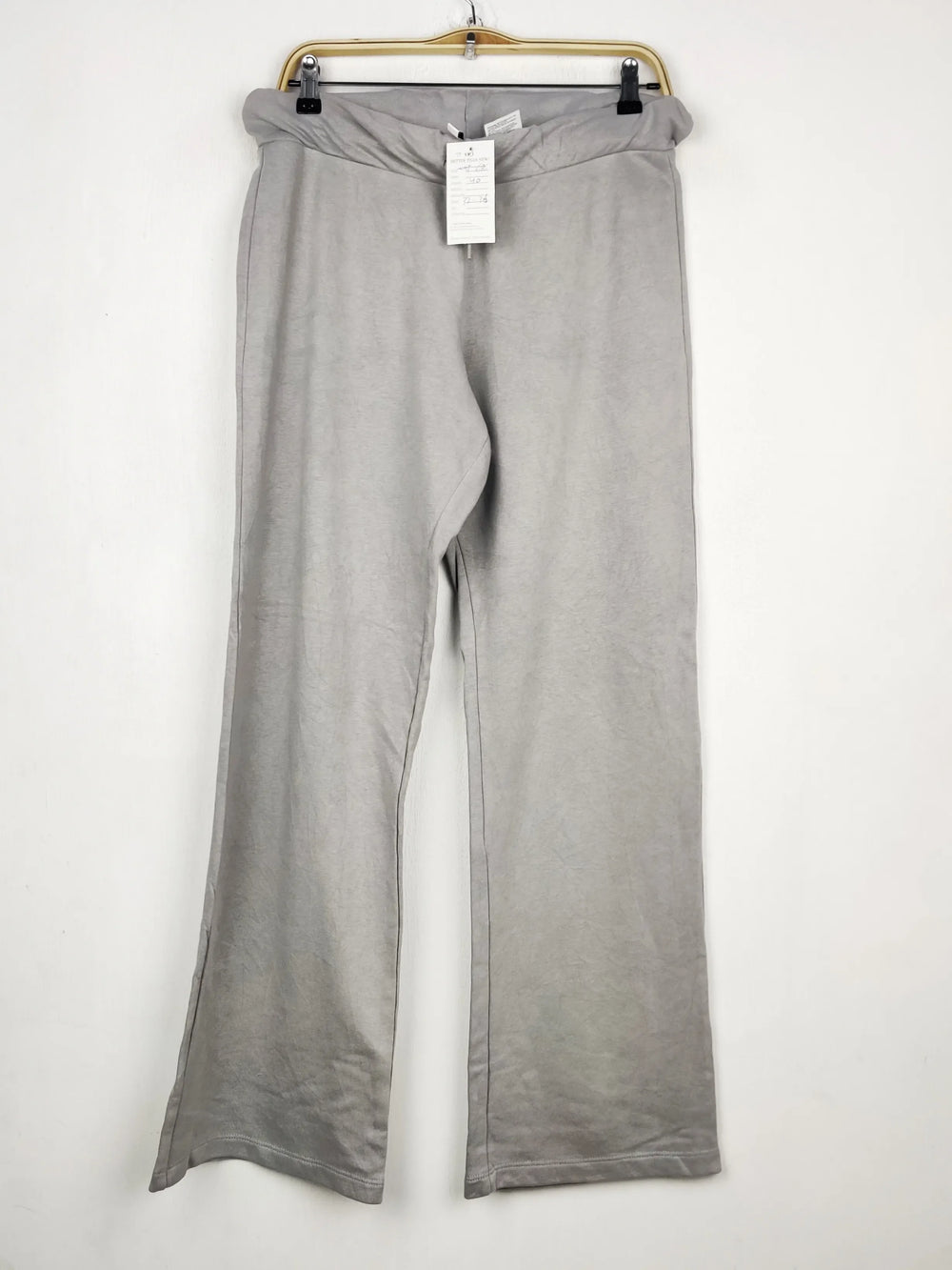 Buy online pre-used pre-loved 100% authentic & Original branded H&M (TT-3303) available in Pakistan. Top international brands avilable.