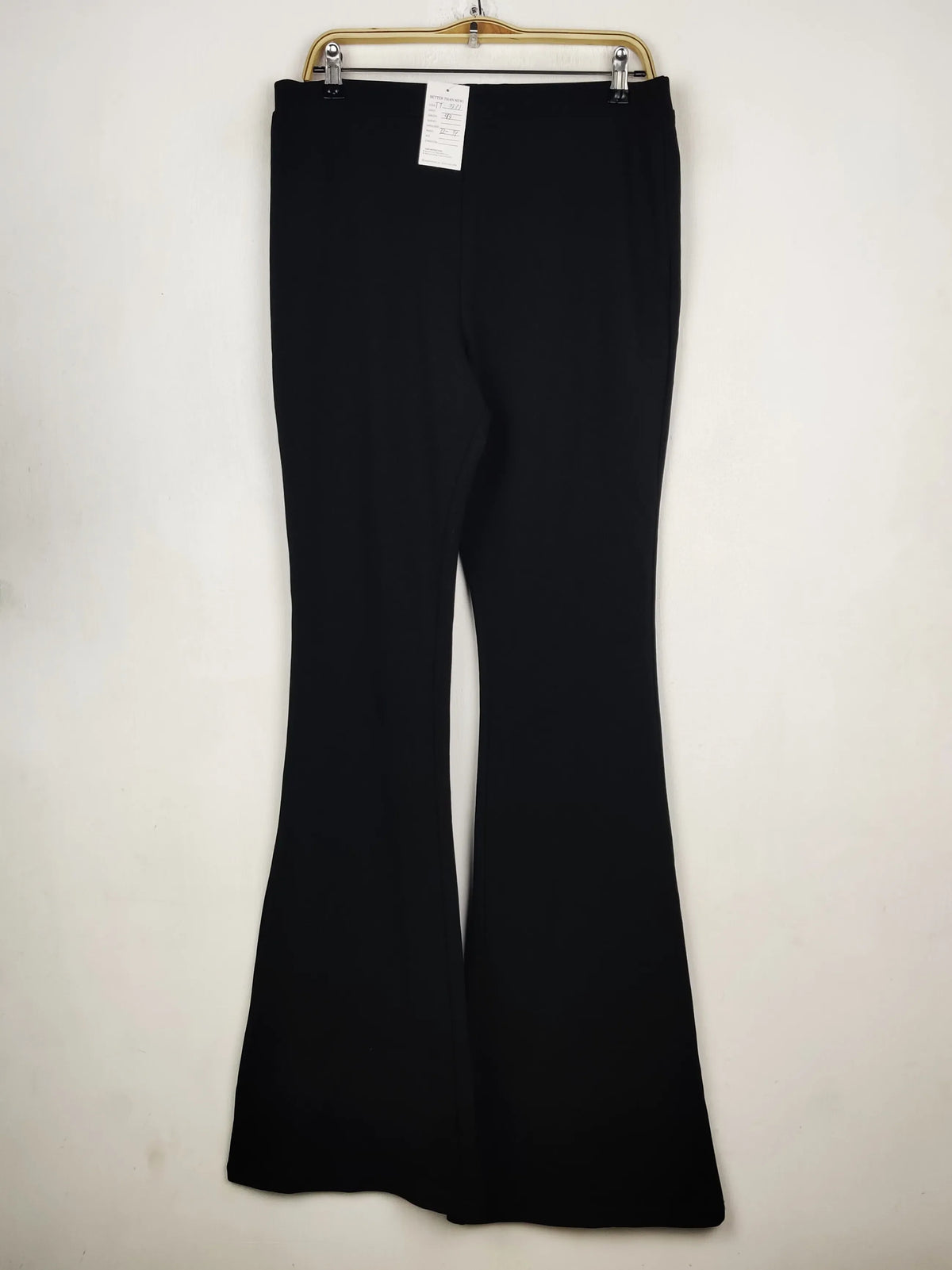 Buy online pre-used pre-loved 100% authentic & Original branded Asos (TT-3331) available in Pakistan. Top international brands avilable.