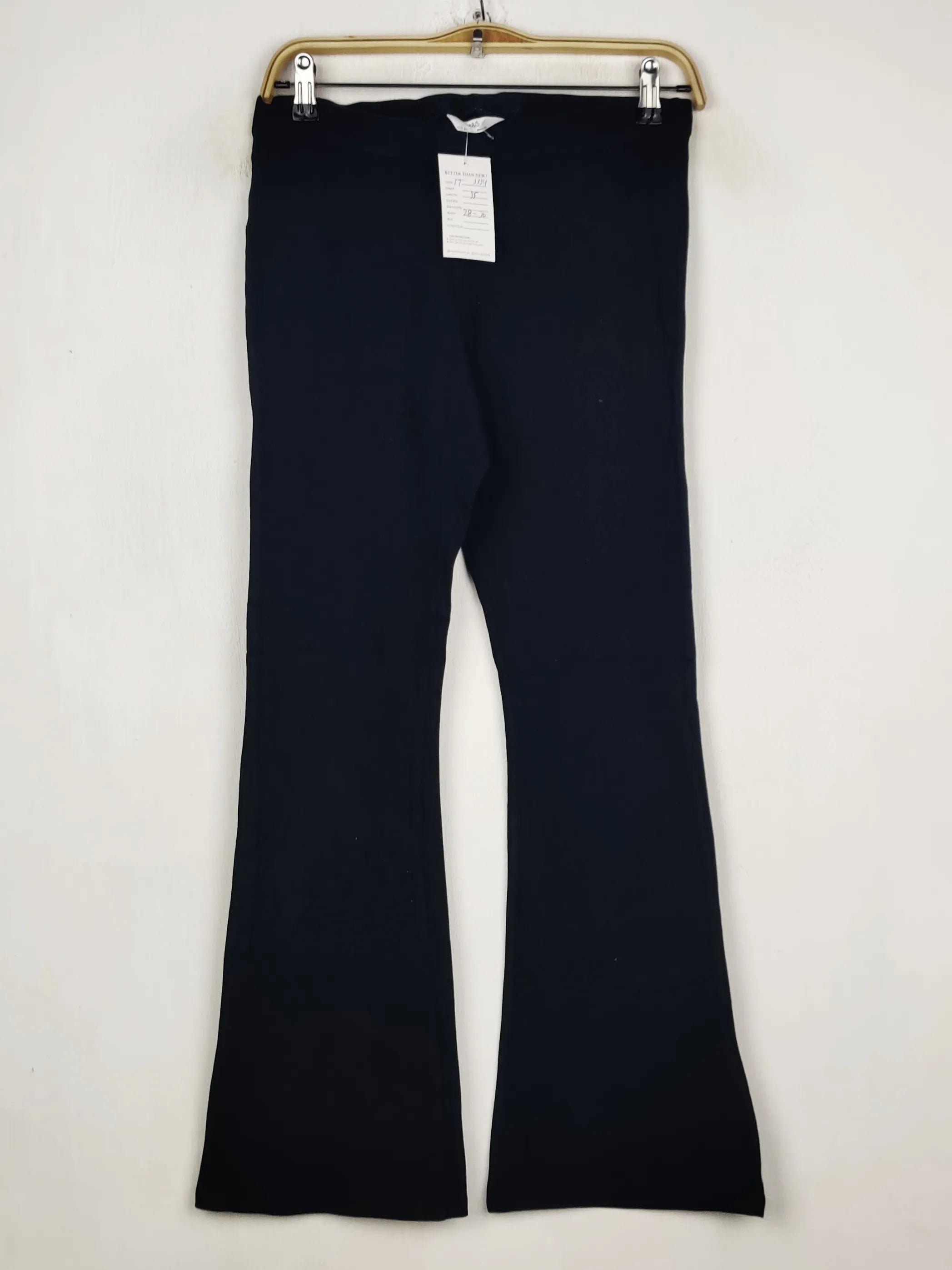 Buy online pre-used pre-loved 100% authentic & Original branded Marks & Spencer (TT-3334) available in Pakistan. Top international brands avilable.