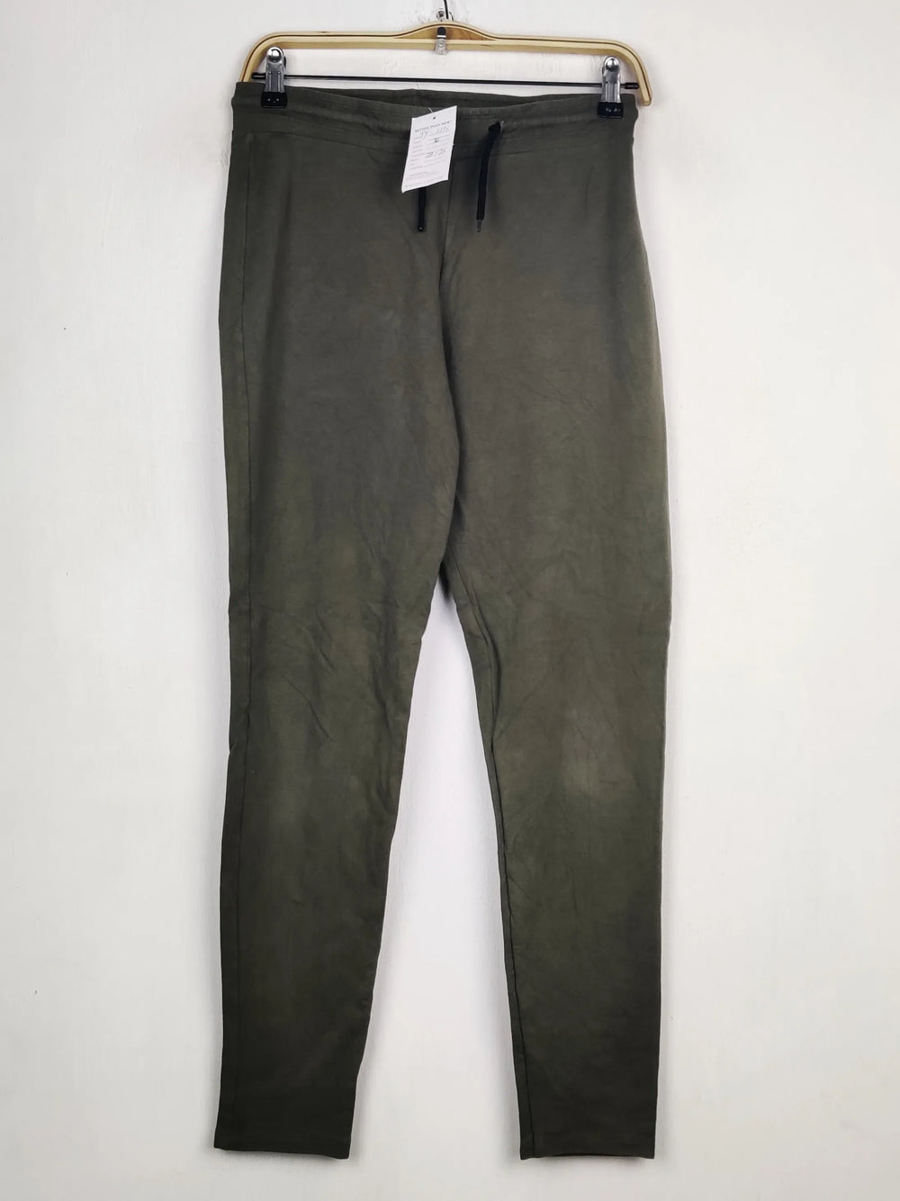 Buy online pre-used pre-loved 100% authentic & Original branded Primark (TT-3336) available in Pakistan. Top international brands avilable.