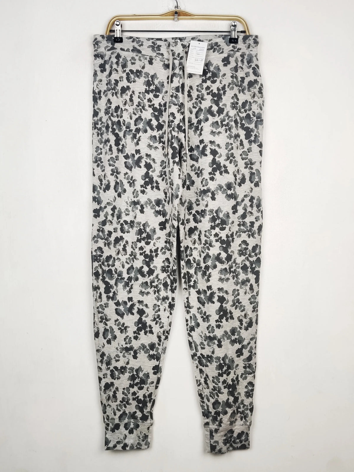 Buy online pre-used pre-loved 100% authentic & Original branded Marks & Spencer (TT-3338) available in Pakistan. Top international brands avilable.