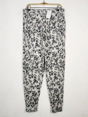 Buy online pre-used pre-loved 100% authentic & Original branded Marks & Spencer (TT-3338) available in Pakistan. Top international brands avilable.