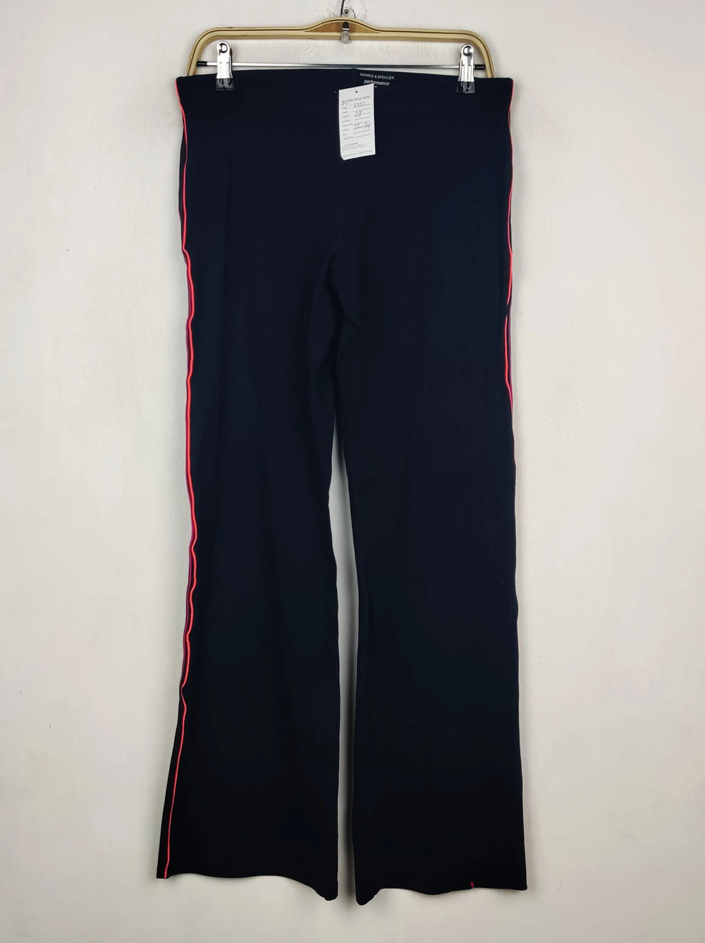 Buy online pre-used pre-loved 100% authentic & Original branded Marks & Spencer (TT-3351) available in Pakistan. Top international brands avilable.