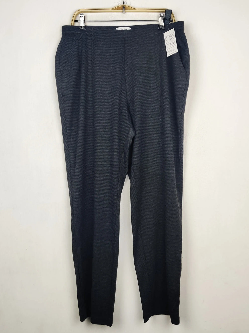 Buy online pre-used pre-loved 100% authentic & Original branded Marks & Spencer (TT-3355) available in Pakistan. Top international brands avilable.