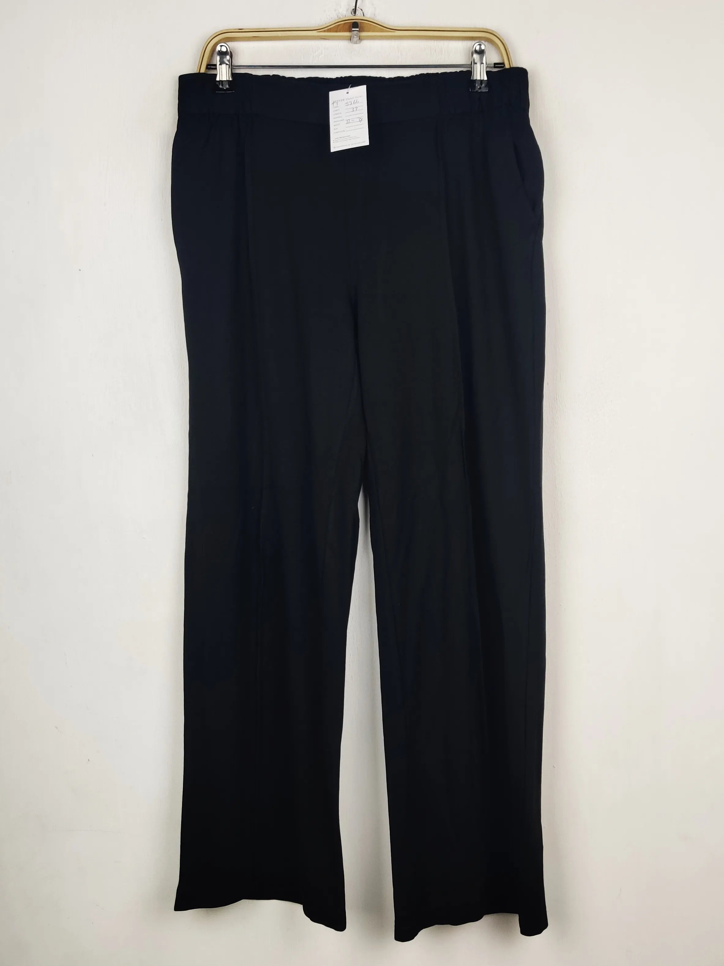 Buy online pre-used pre-loved 100% authentic & Original branded Up2 Fashion (TT-3366) available in Pakistan. Top international brands avilable.