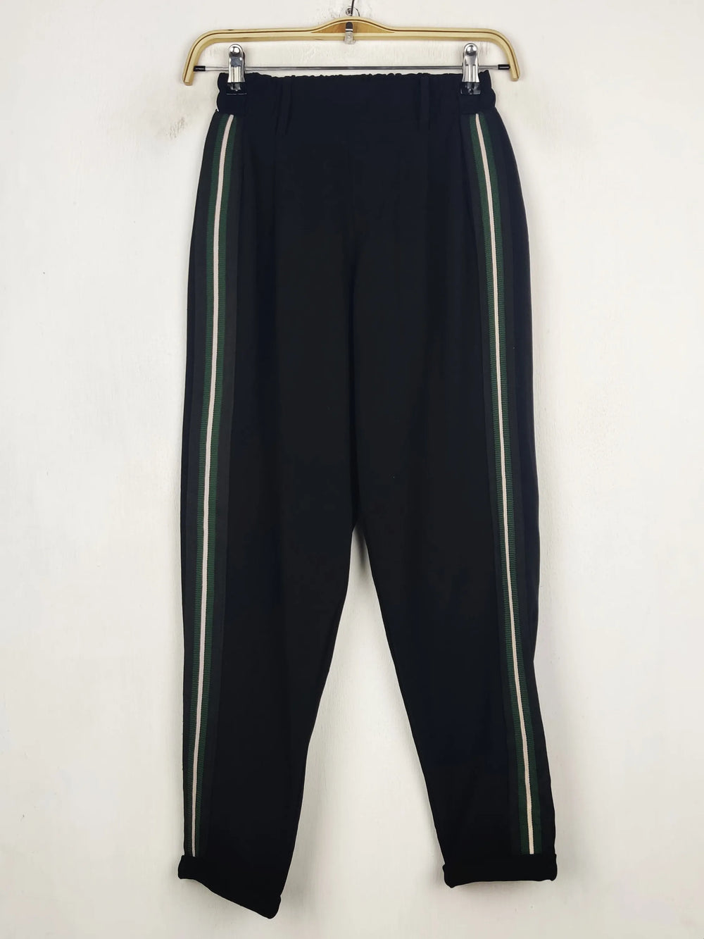 Buy online pre-used pre-loved 100% authentic & Original branded Bershka (TT-3374) available in Pakistan. Top international brands avilable.