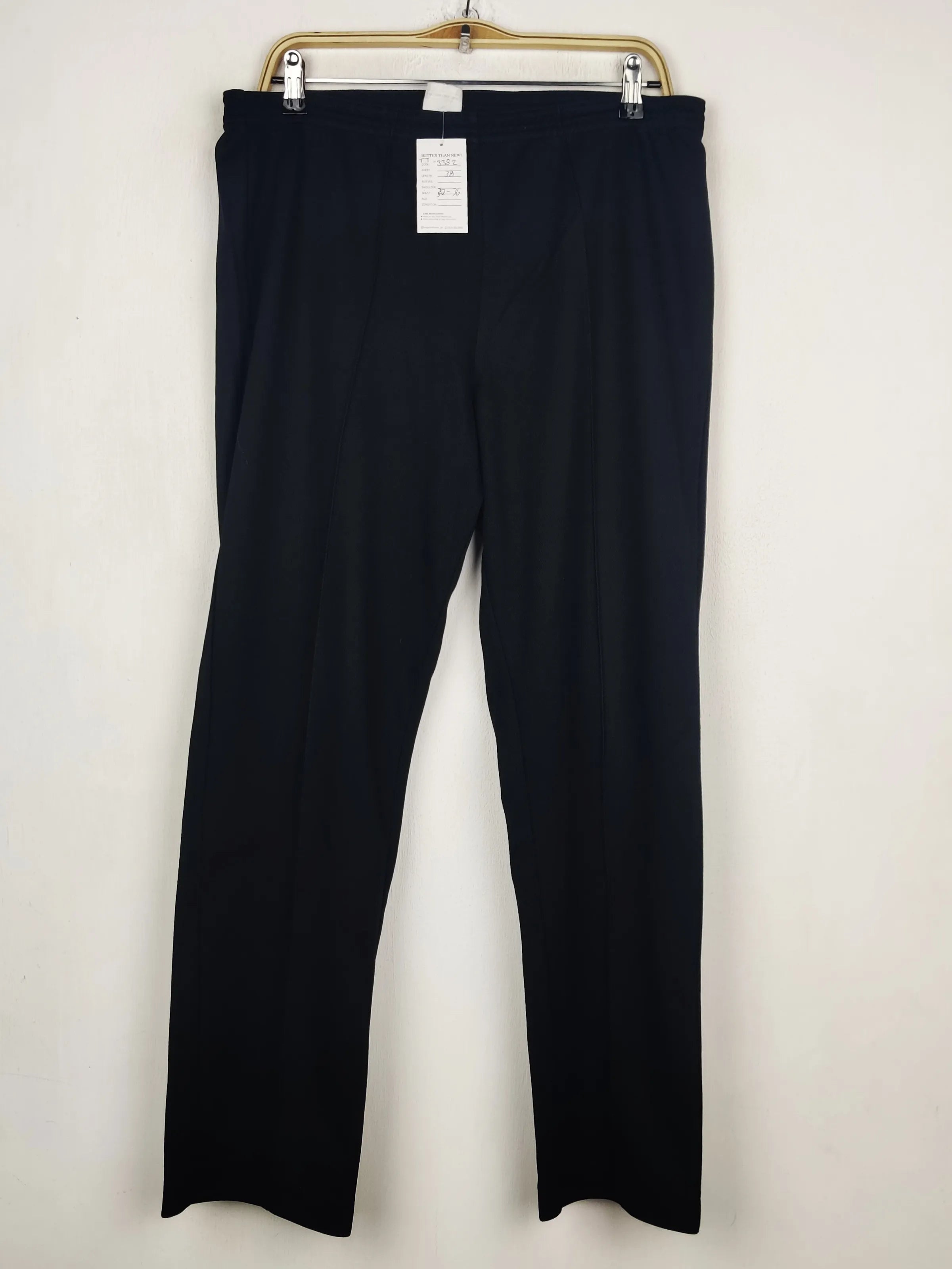 Buy online pre-used pre-loved 100% authentic & Original branded Damart (TT-3382) available in Pakistan. Top international brands avilable.