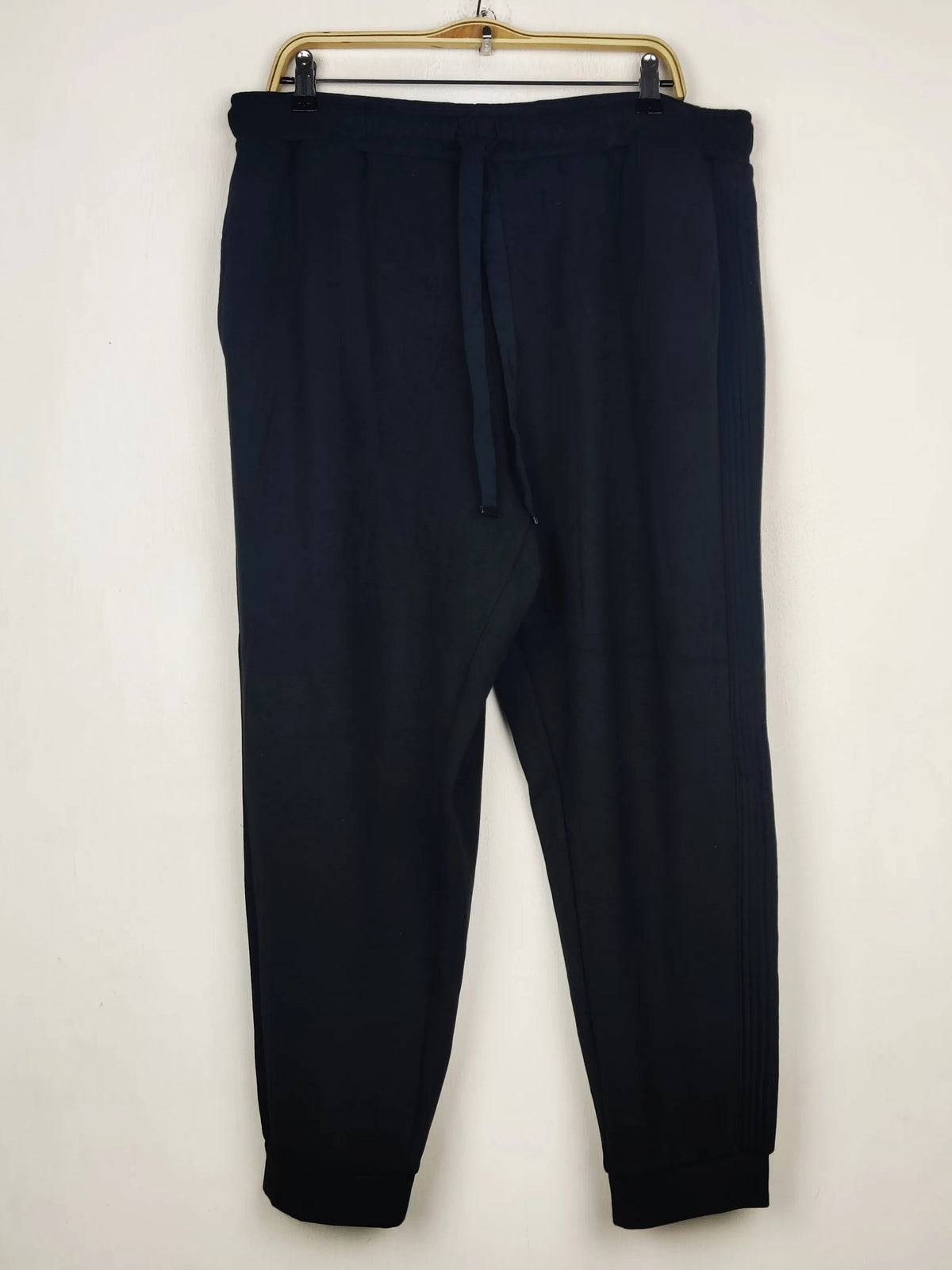 Buy online pre-used pre-loved 100% authentic & Original branded Marks & Spencer (TT-3385) available in Pakistan. Top international brands avilable.