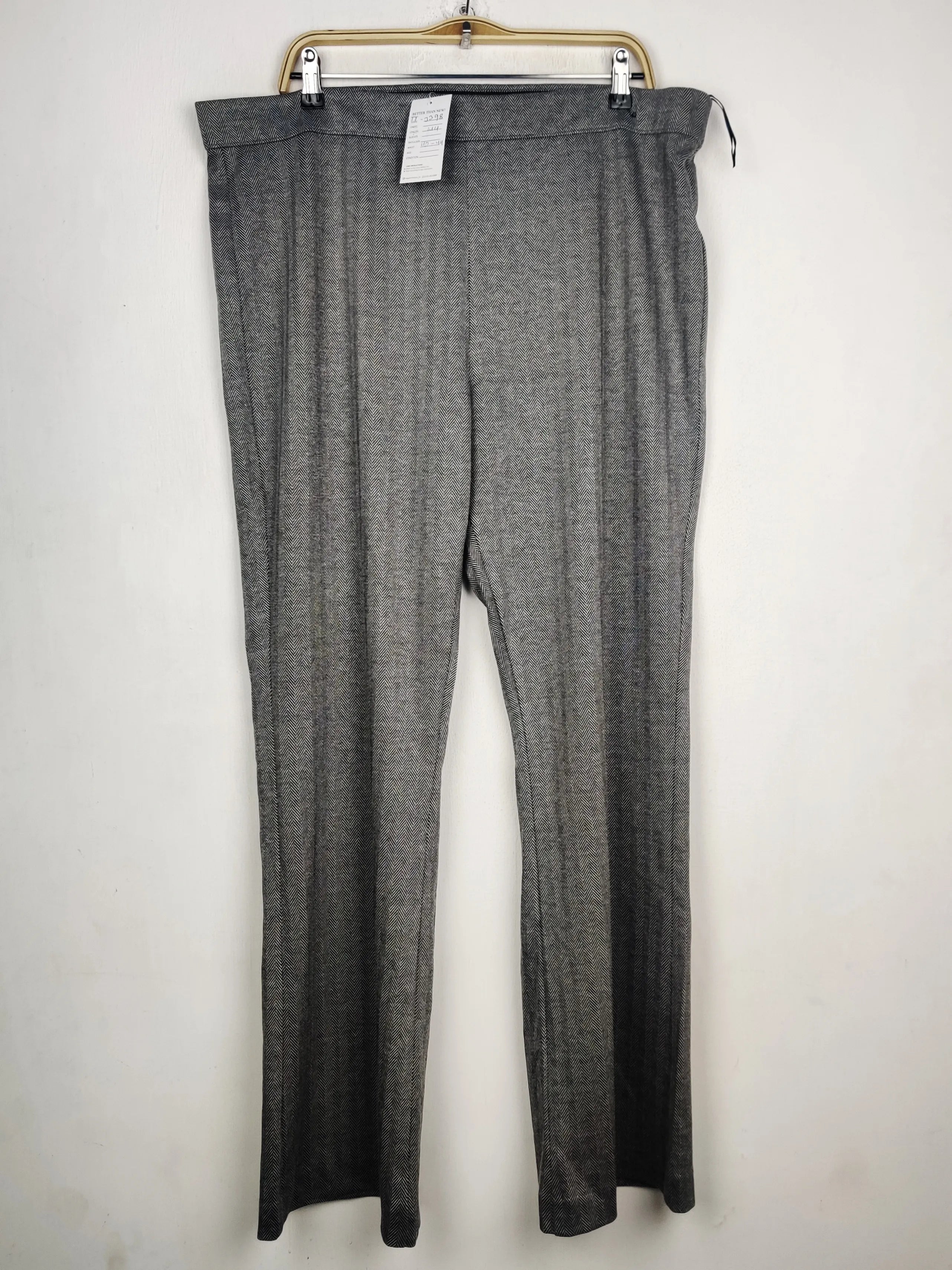 Buy online pre-used pre-loved 100% authentic & Original branded Marks & Spencer (TT-3398) available in Pakistan. Top international brands avilable.