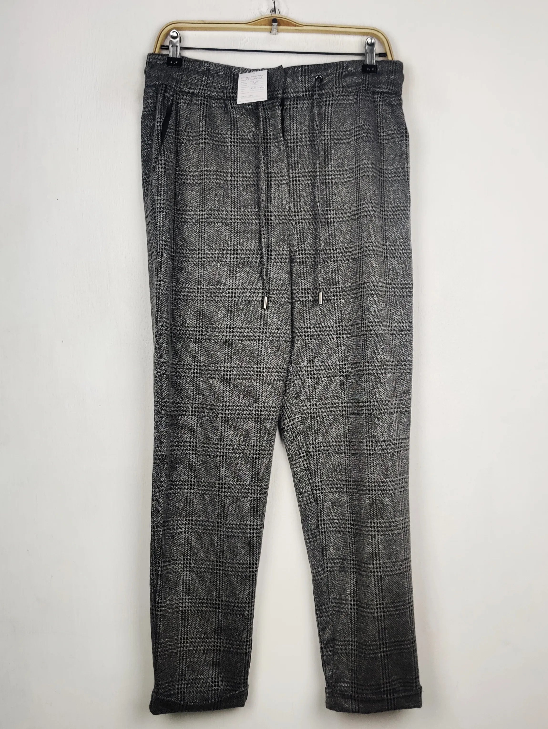 Buy online pre-used pre-loved 100% authentic & Original branded F&F (TT-3413) available in Pakistan. Top international brands avilable.