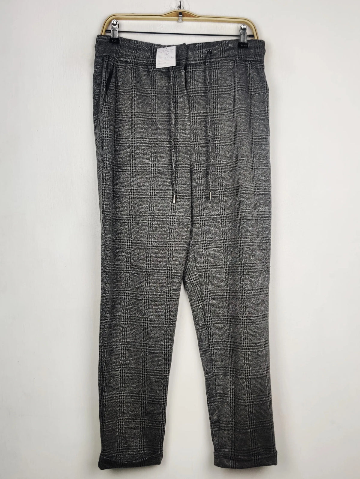 Buy online pre-used pre-loved 100% authentic & Original branded F&F (TT-3413) available in Pakistan. Top international brands avilable.