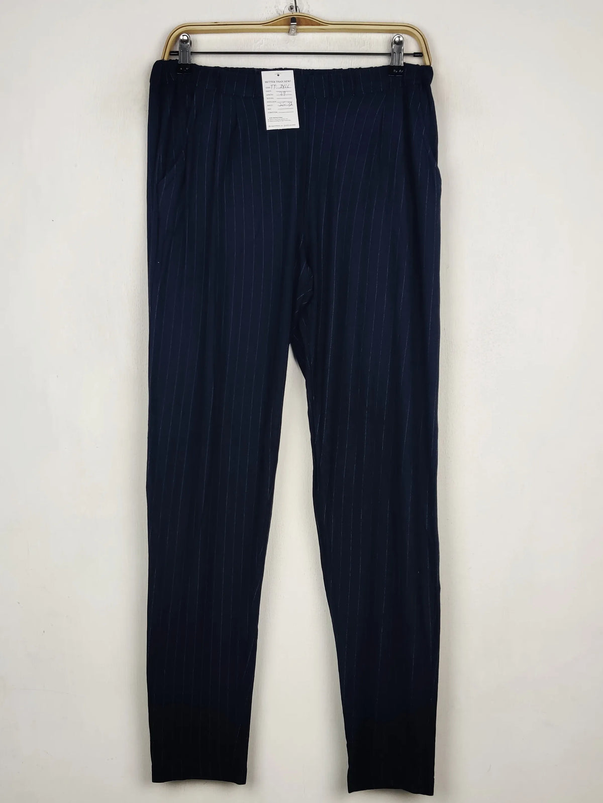 Buy online pre-used pre-loved 100% authentic & Original branded Unknown Brand (TT-3416) available in Pakistan. Top international brands avilable.