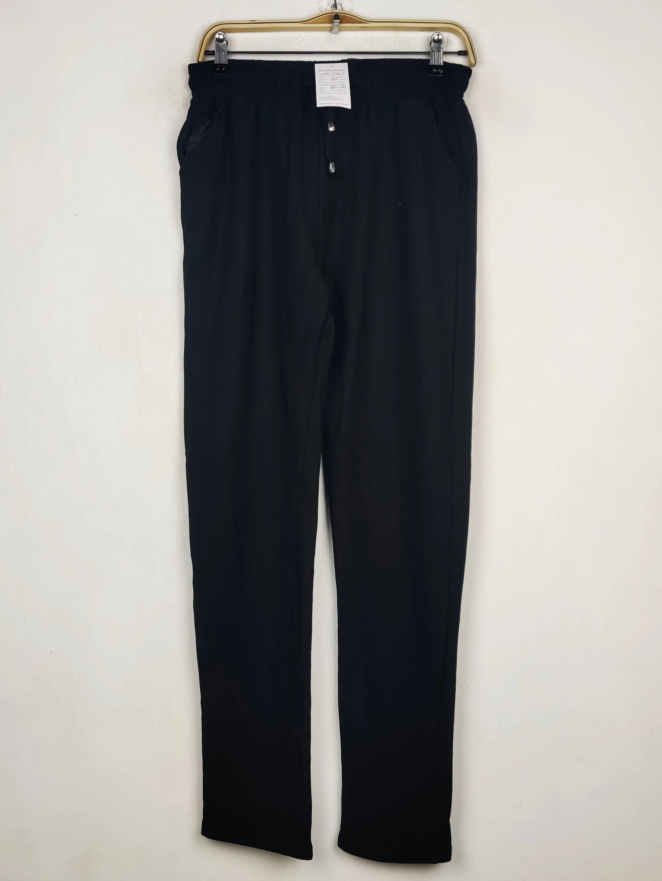 Buy online pre-used pre-loved 100% authentic & Original branded Unknown Brand (TT-3417) available in Pakistan. Top international brands avilable.