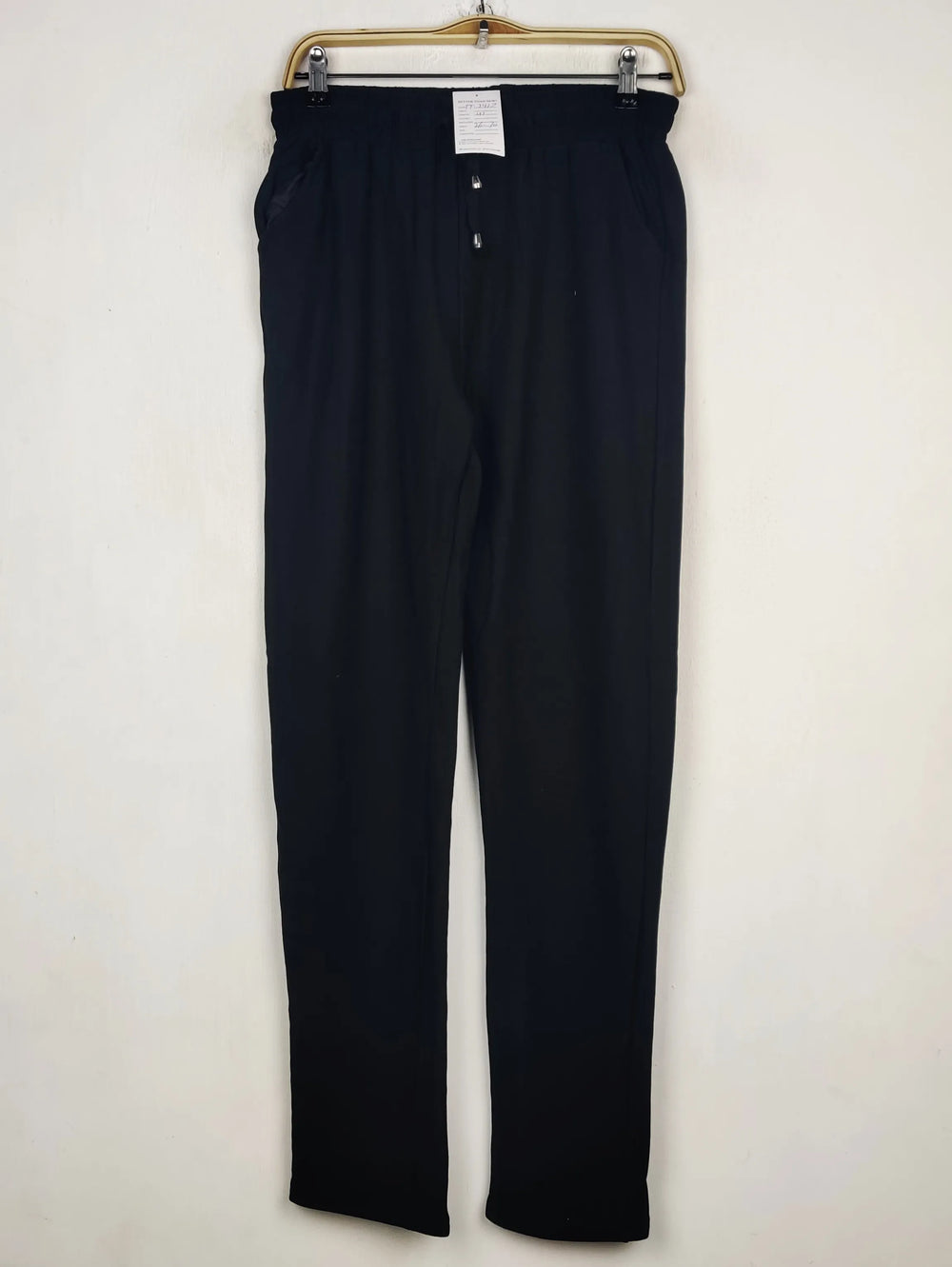 Buy online pre-used pre-loved 100% authentic & Original branded Unknown Brand (TT-3417) available in Pakistan. Top international brands avilable.