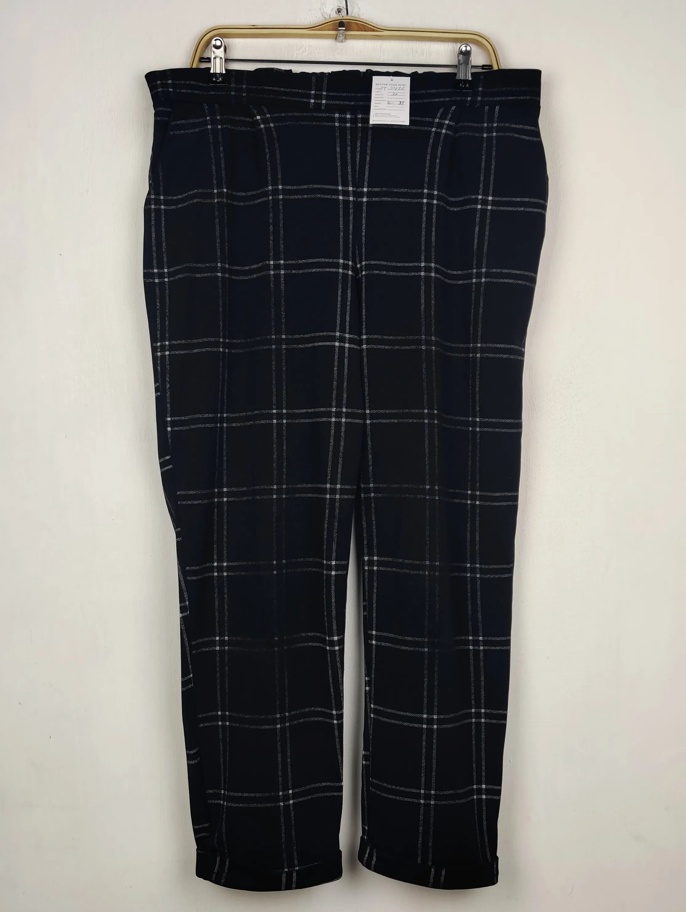 Buy online pre-used pre-loved 100% authentic & Original branded Unknown Brand (TT-3422) available in Pakistan. Top international brands avilable.