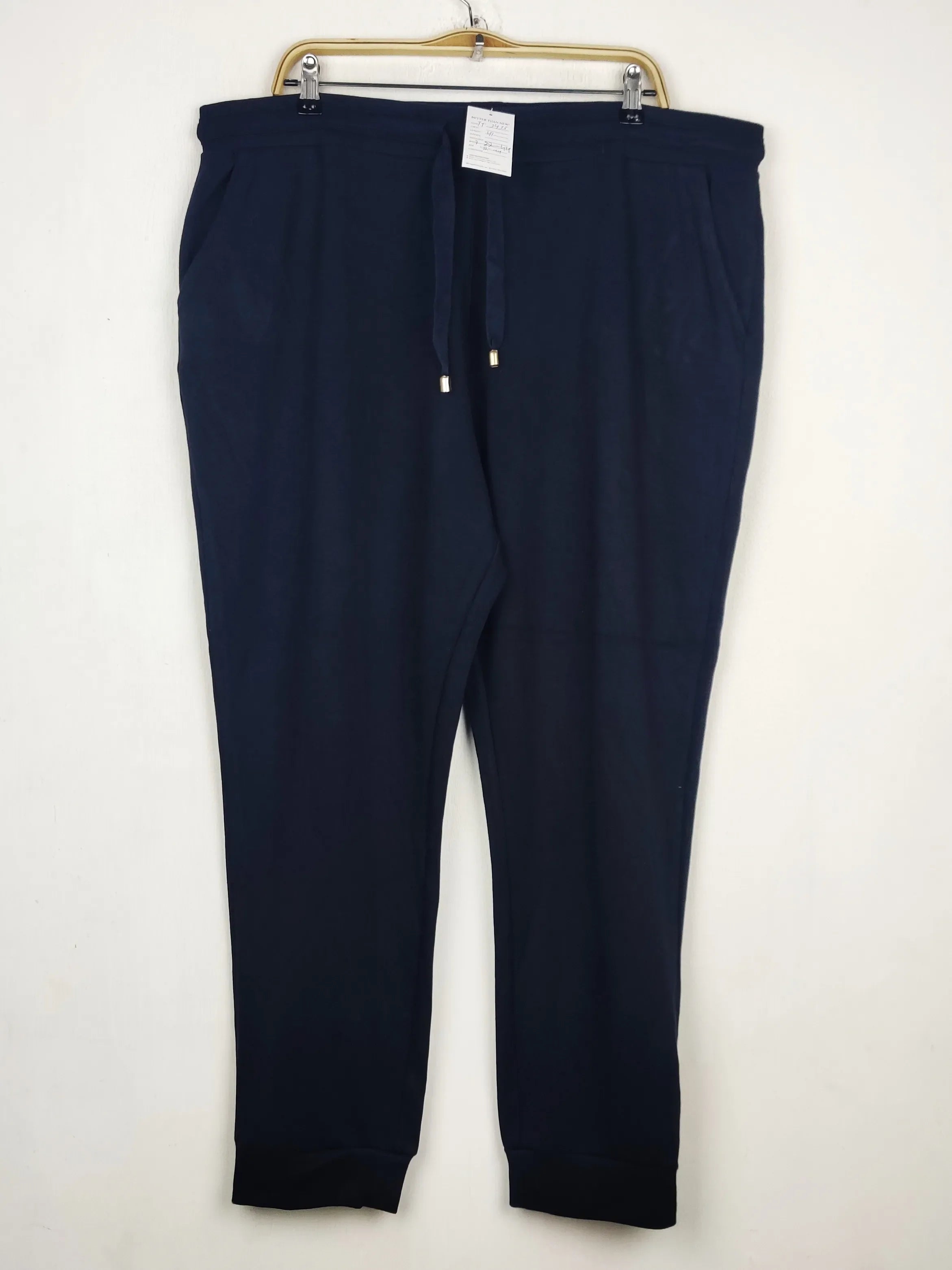 Buy online pre-used pre-loved 100% authentic & Original branded F&F (TT-3433) available in Pakistan. Top international brands avilable.