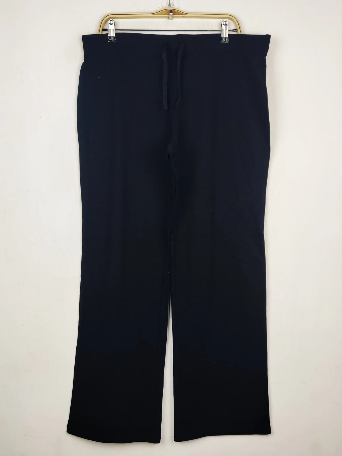 Buy online pre-used pre-loved 100% authentic & Original branded Marks & Spencer (TT-3443) available in Pakistan. Top international brands avilable.