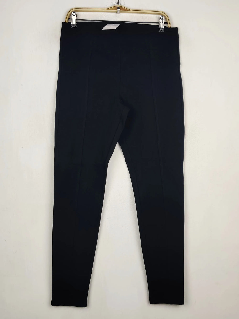 Buy online pre-used pre-loved 100% authentic & Original branded Marks & Spencer (TT-3457) available in Pakistan. Top international brands avilable.