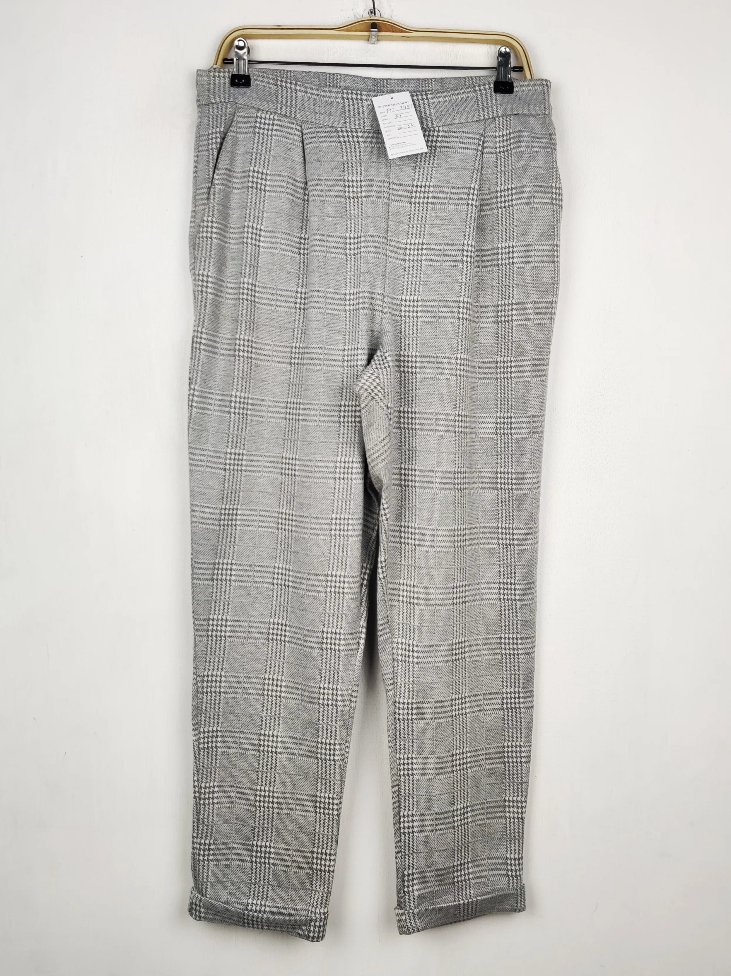 Buy online pre-used pre-loved 100% authentic & Original branded F&F (TT-3459) available in Pakistan. Top international brands avilable.